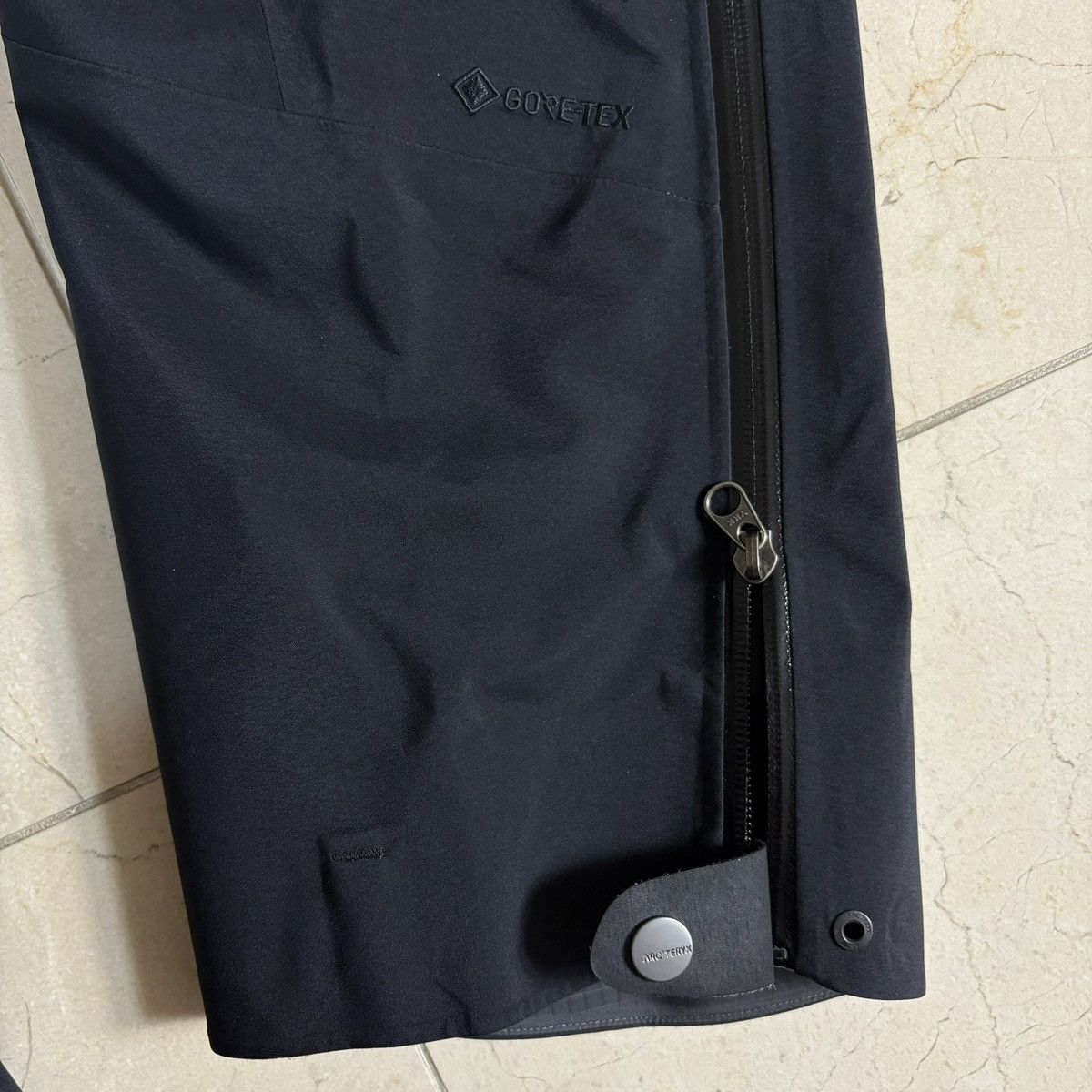 Arc'teryx Arc’teryx Beta AR Gore-Tex Pants Black Size M (Fits 30) Size 30" / US 8 / IT 44 - 8 Thumbnail