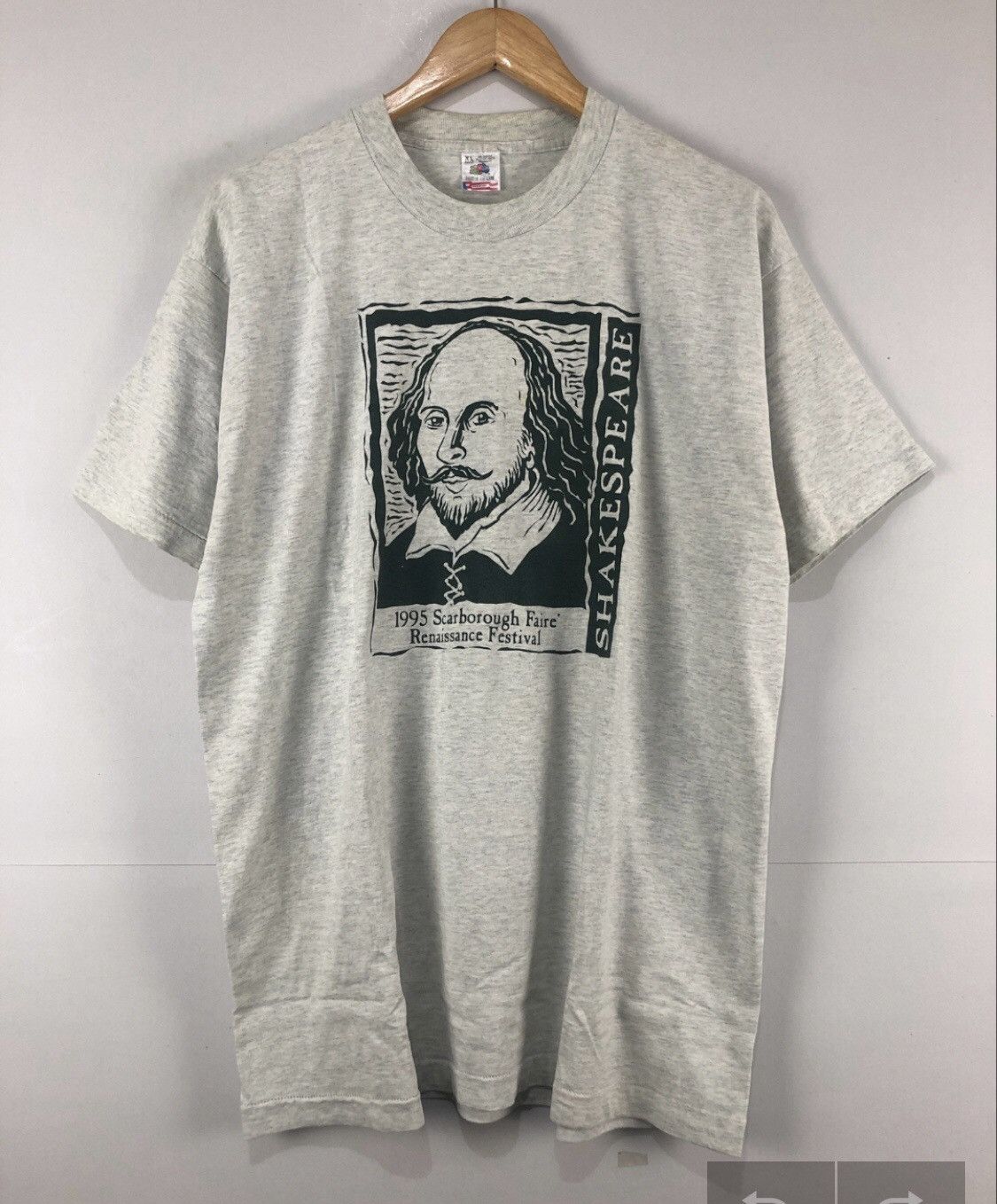 Vintage Vintage Shakespeare 1995 T-Shirt Size US XL / EU 56 / 4 - 1 Thumbnail