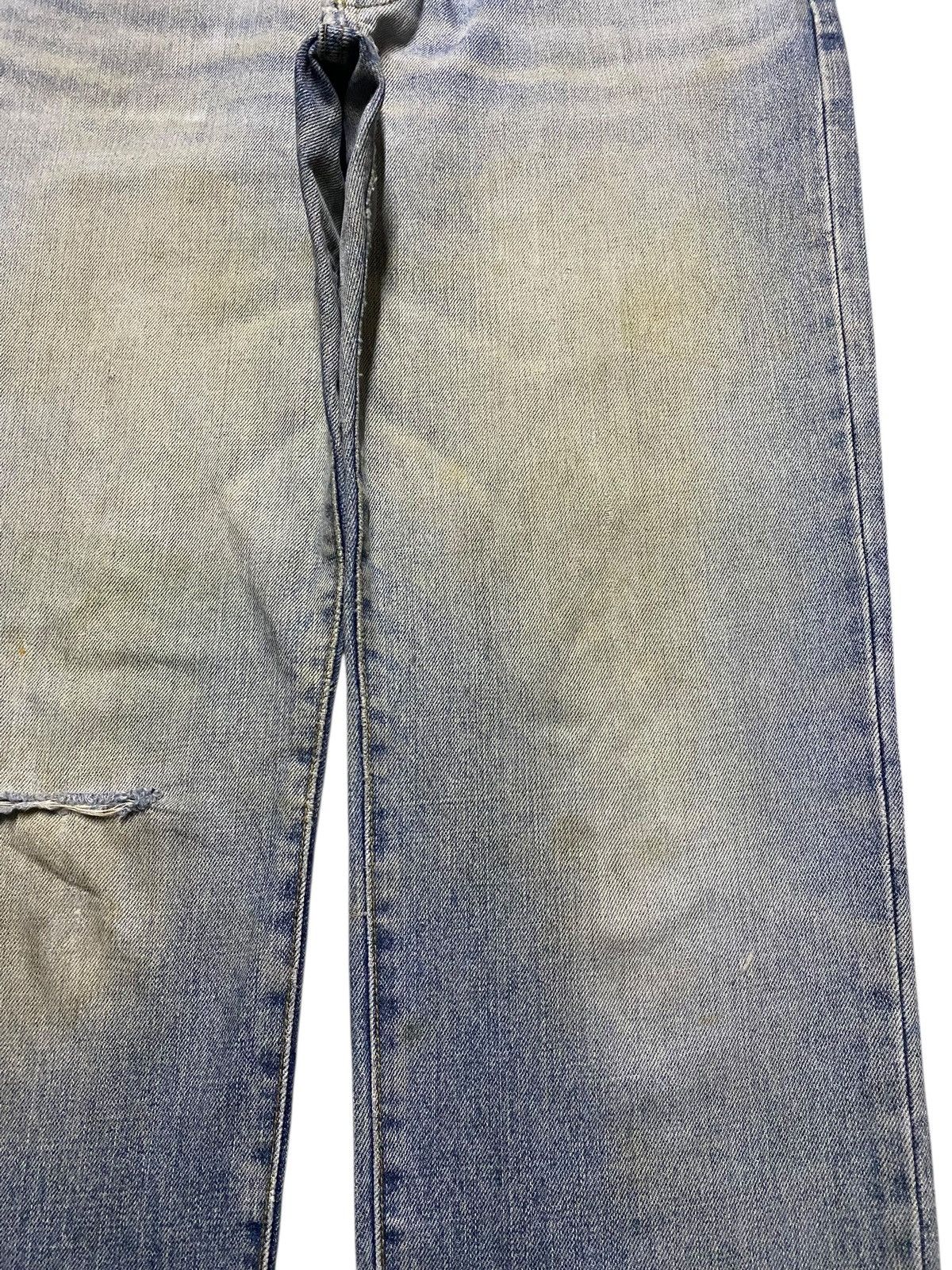 Uniqlo Vintage Japanese Brand Uniqlo Light Wash Loose Jeans Size US 33 - 8 Thumbnail