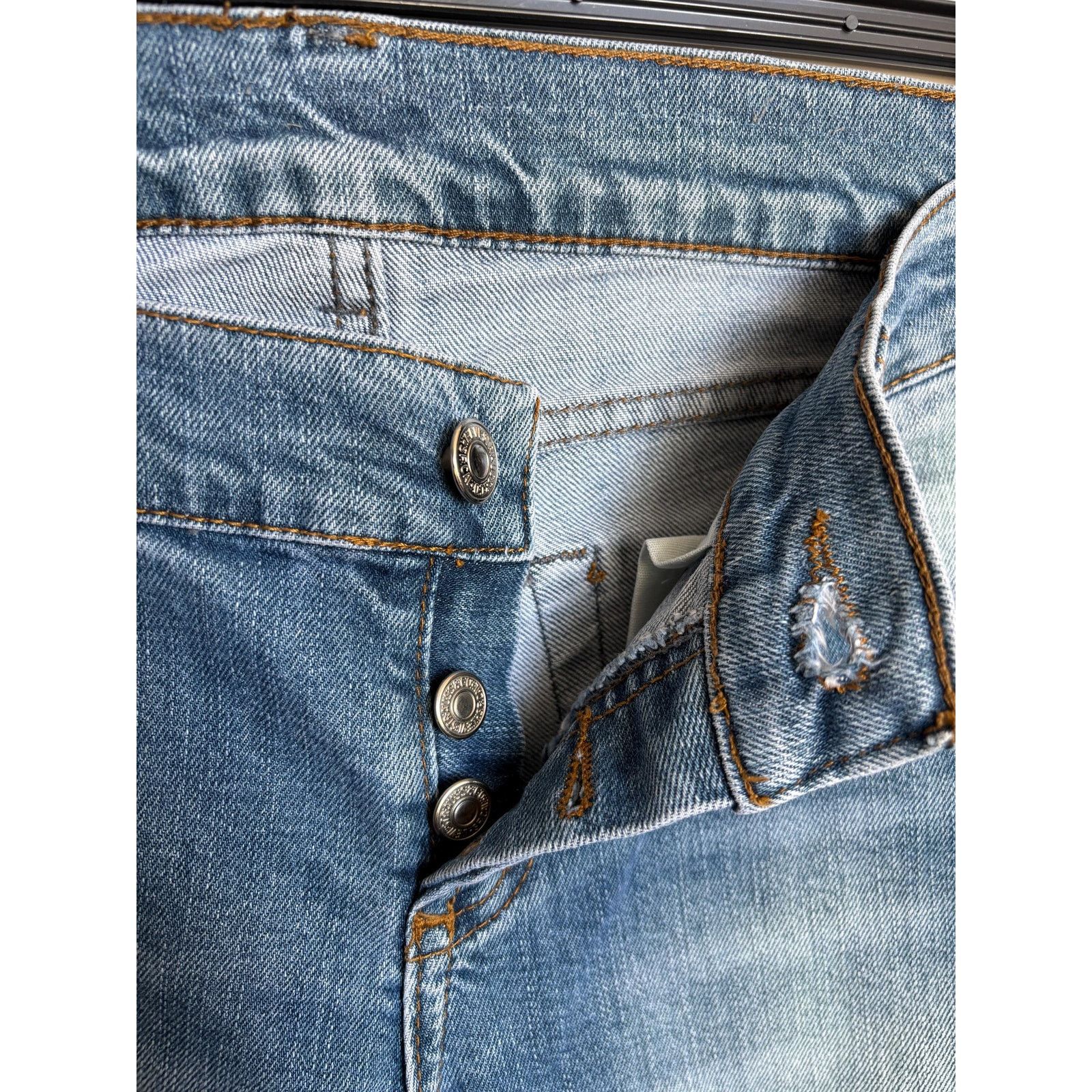 Japanese Brand × Levi's × Levi's Vintage Clothing Levi’s 501 0114 USA W30 L32 1996 Light Blue Button Fly Size US 30 / EU 46 - 4 Thumbnail