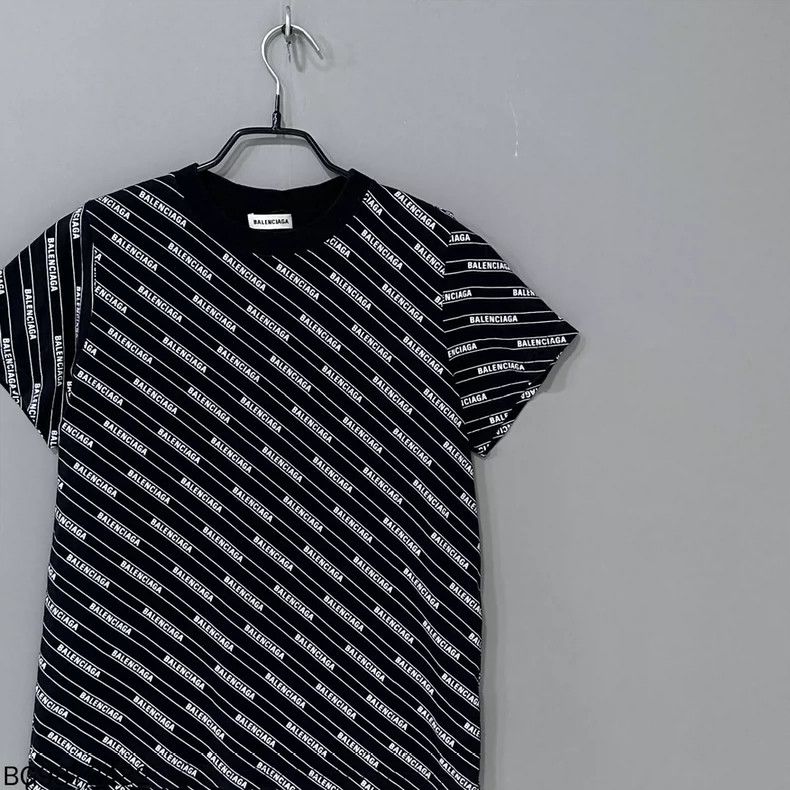 Balenciaga Balenciaga Short sleeves with full logo on bullet screen Size US M / EU 48-50 / 2 - 1 Thumbnail
