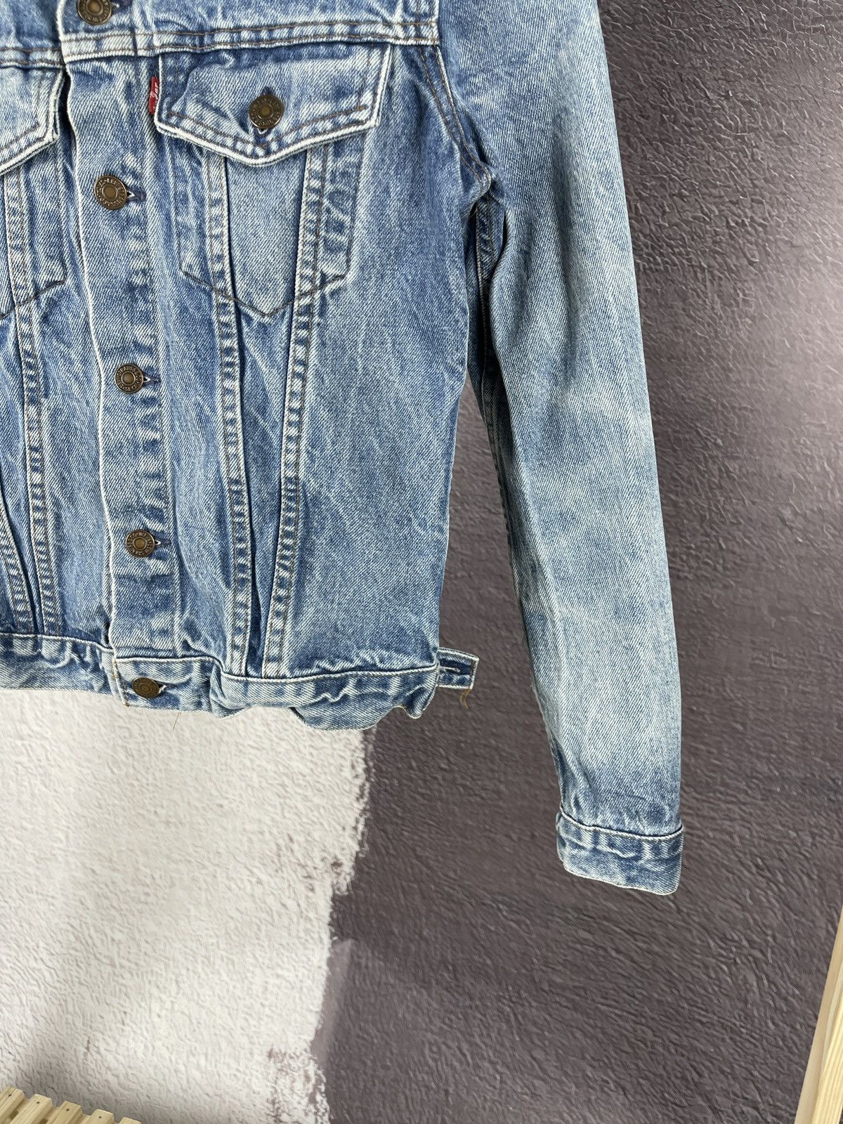 Levi's Levi’s vintage 80s blue faded made in France denim jacket Size XS / US 0-2 / IT 36-38 - 5 Thumbnail
