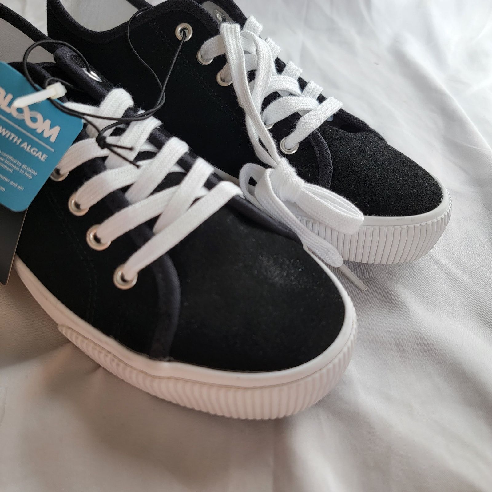 Hurley Hurley Black Suede Low Top Sneakers Size 7.5 Size US 7.5 / IT 37.5 - 12 Thumbnail