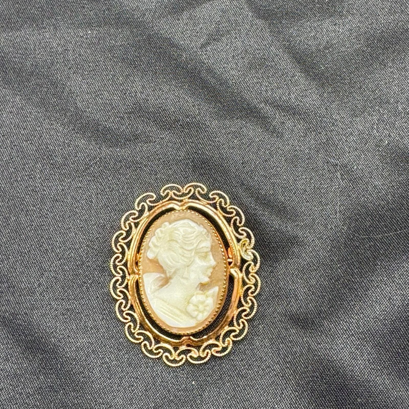 NBDN Nobrandedon VTG gold filled cameo Size ONE SIZE - 2 Thumbnail