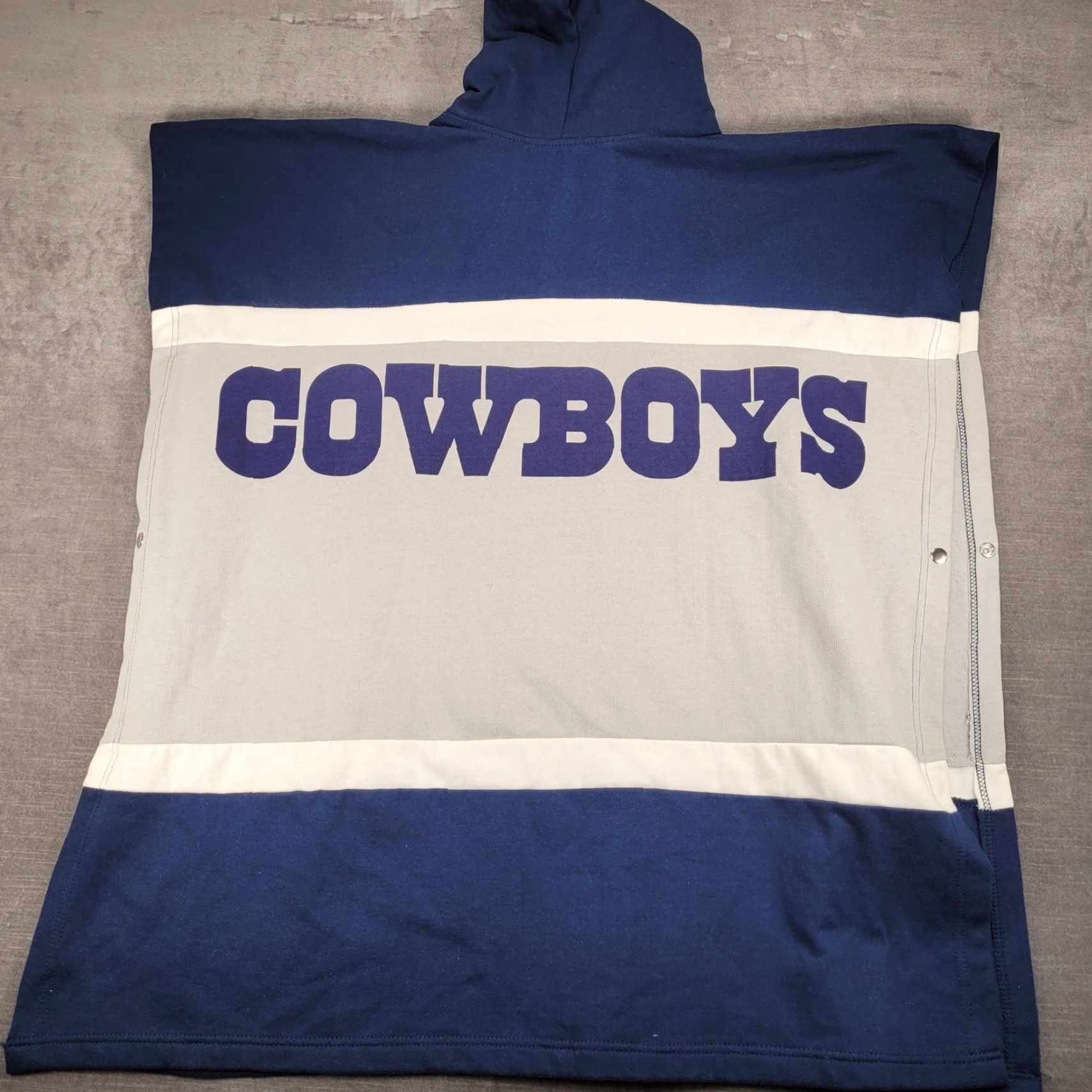 NFL NFL Team Apparel Hoodie Poncho Pullover Snap Side Blue Gray White Dallas Cowboys Men One Size Hooded Color Block Athletic Hoodie Size US M / EU 48-50 / 2 - 7 Thumbnail