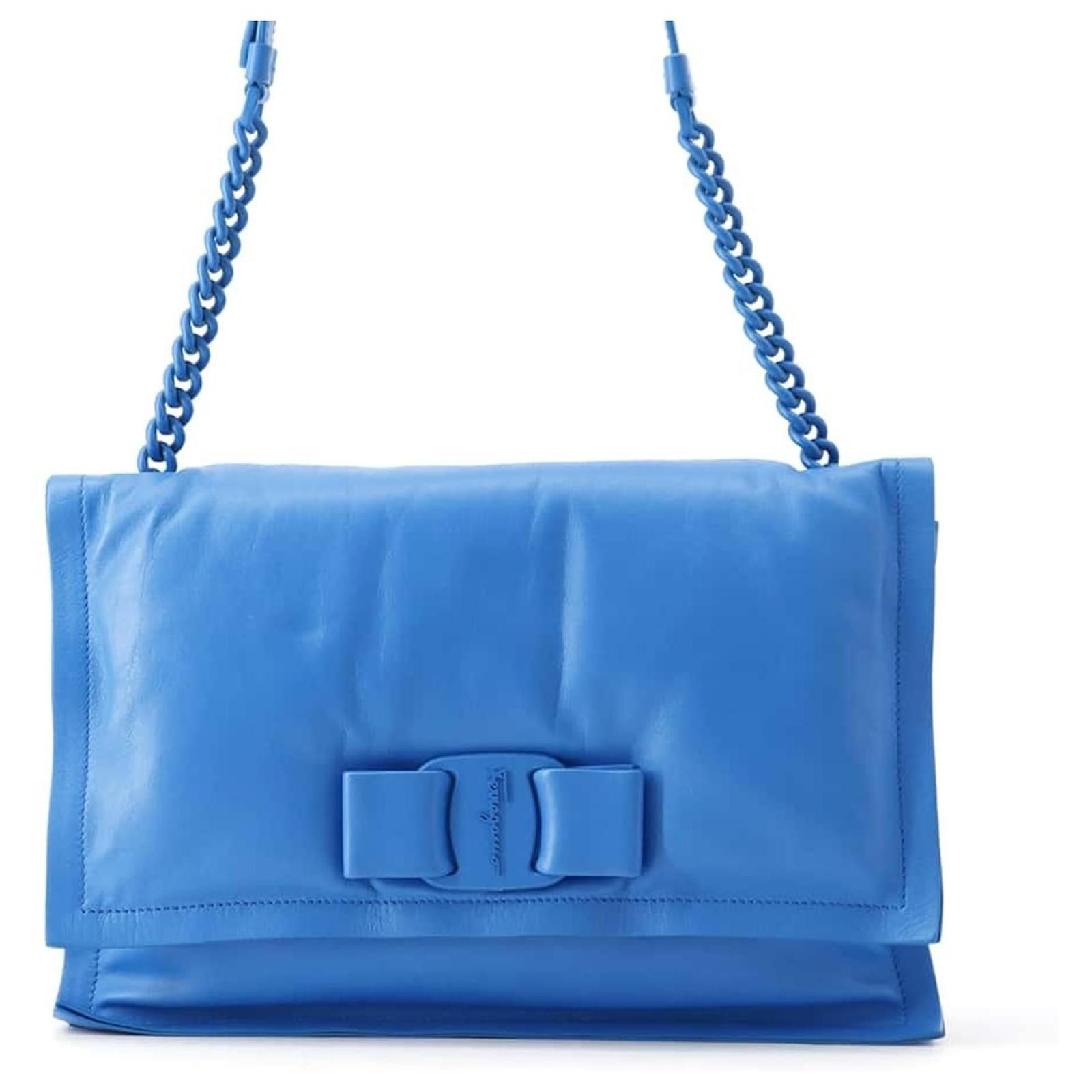 o1s1rm1124 Size: OS / Padded Leather Shoulder Bag in Blue