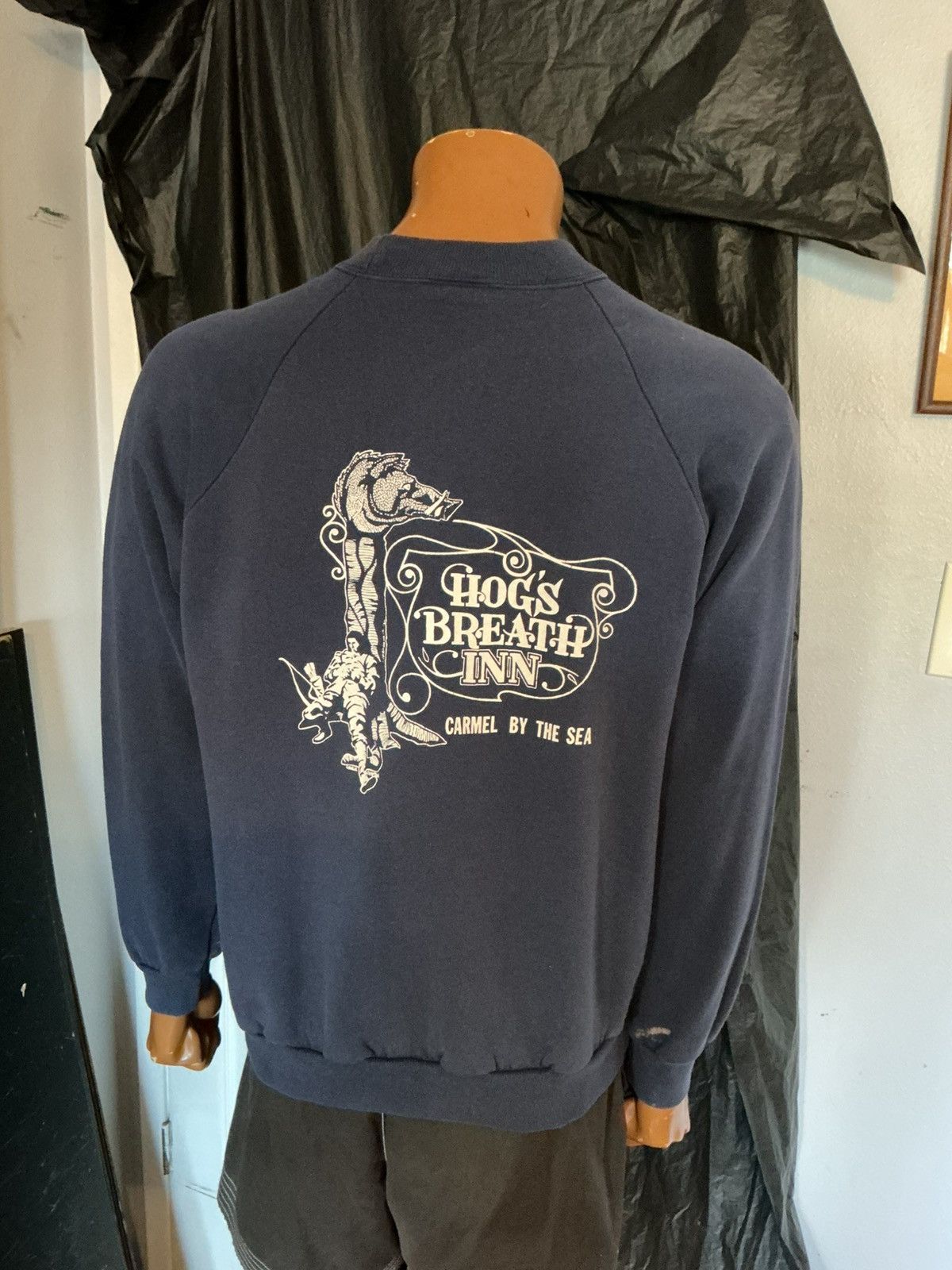 Vintage Vintage Hogs Breath Inn Carmel By The Sea Sweatshirt Size US XL / EU 56 / 4 - 15 Thumbnail