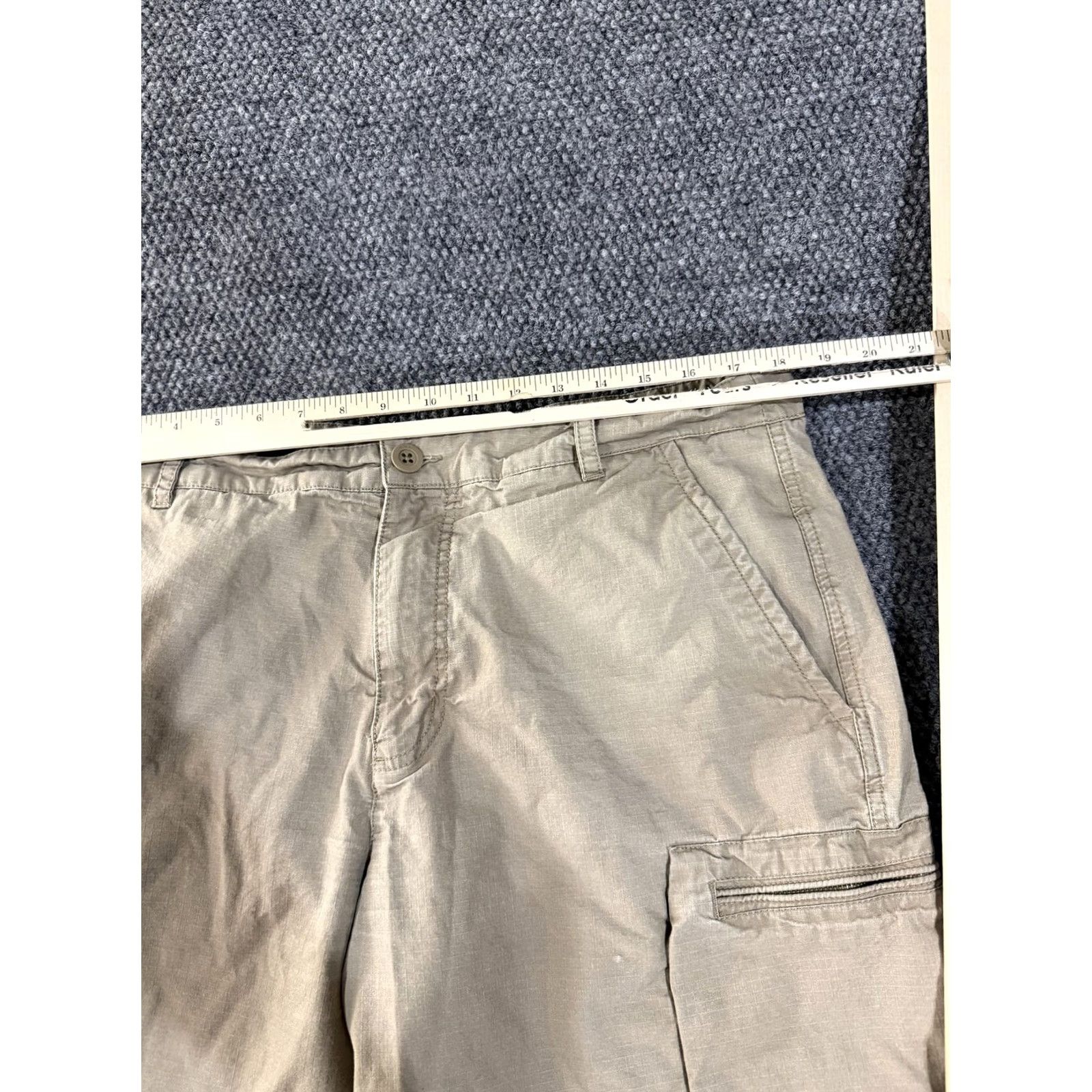 Nike Nike Cargo Shorts Mens 36 Beige Cotton Canvas Relaxed Fit Pockets Casual Size US 36 / EU 52 - 6 Thumbnail