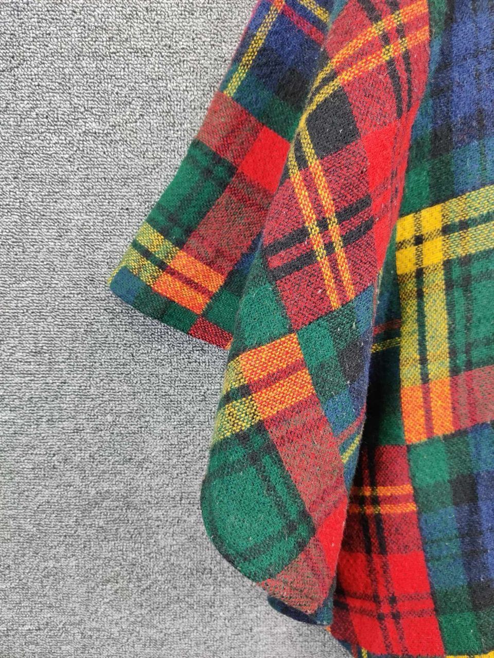 Johnson Woolen Mills Johnson Woolen Mills Checkered Wool Poncho Size US S / EU 44-46 / 1 - 4 Thumbnail