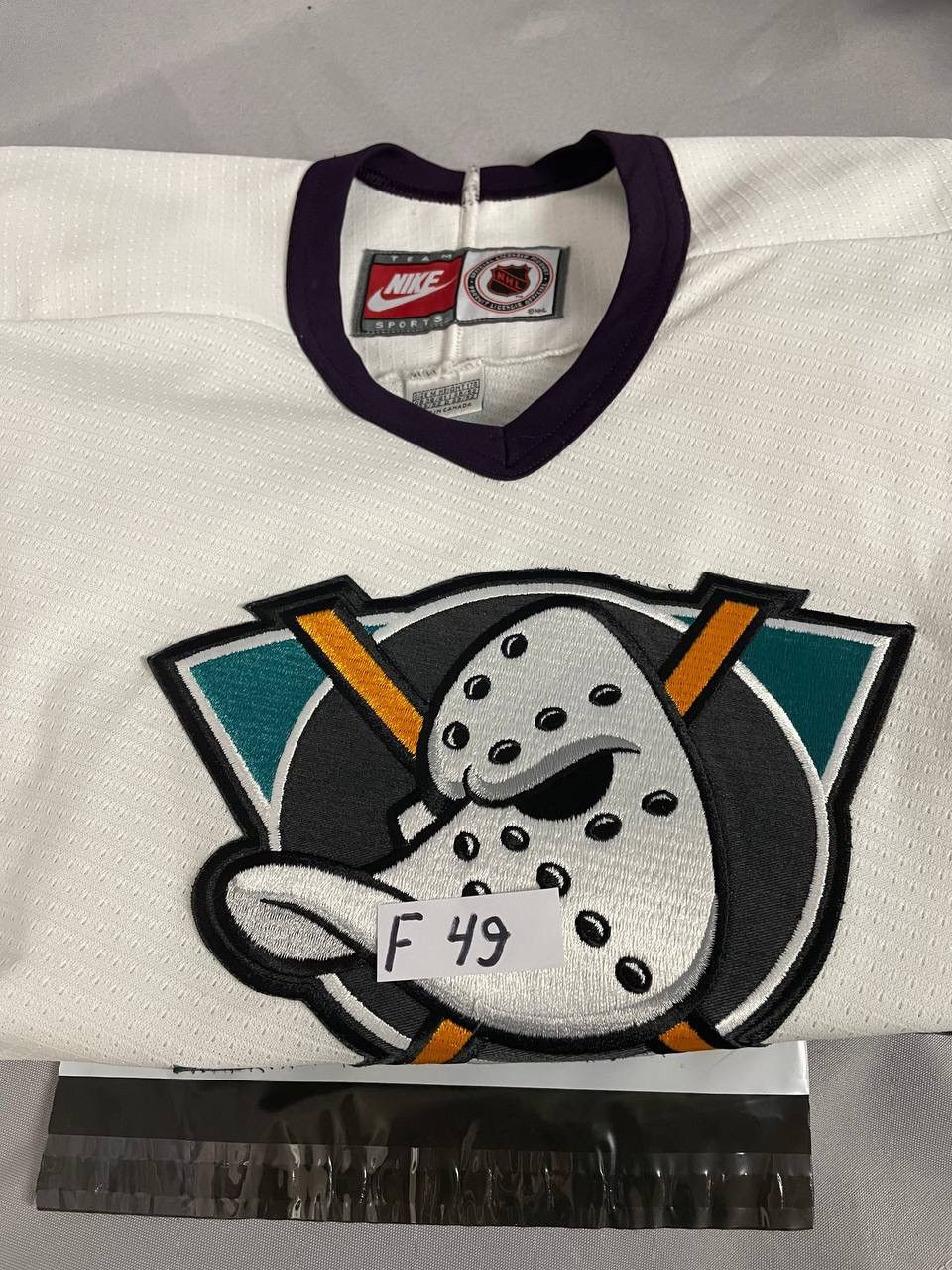 Nike Nike Mighty Ducks NHL Sweatshirt Vintage 1990s Size US M / EU 48-50 / 2 - 23 Thumbnail