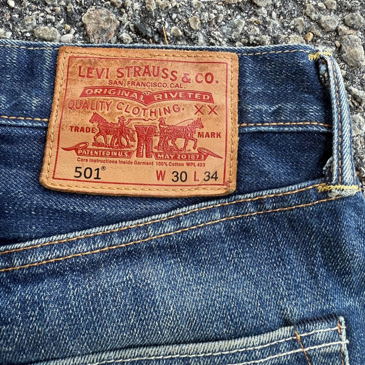 Levi's LEVI’S 501 BUTTON FLY SELVEDGE JEAN DENIM PANTS Size US 31 - 15 Thumbnail