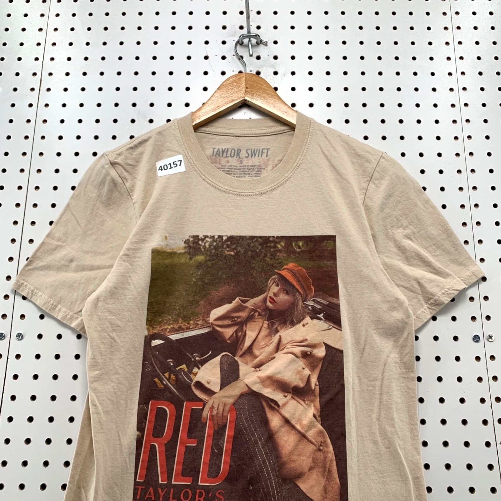 Vintage Taylor Swift Shirt Mens Small Brown Red Version Music Band TEE 17x27.5 Size US S / EU 44-46 / 1 - 7 Thumbnail