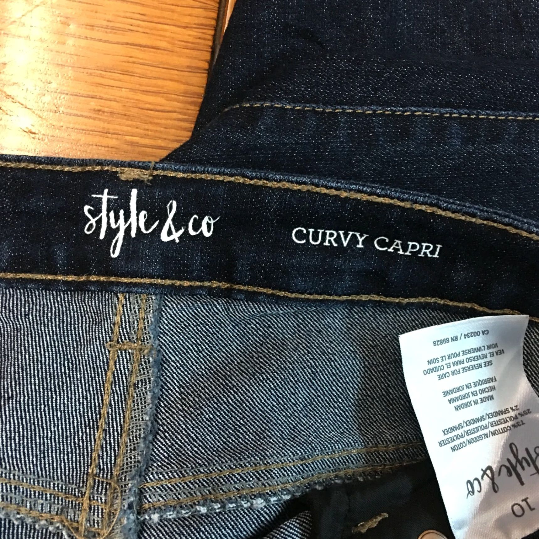Vintage Style&co. Women Capri Jeans Denim Blue 10 Straight Leg 31in Inseam 5-Pocket Zipper Button High Rise 42in Waist Medium Wash Stretch Size 32" / US 10 / IT 46 - 6 Thumbnail