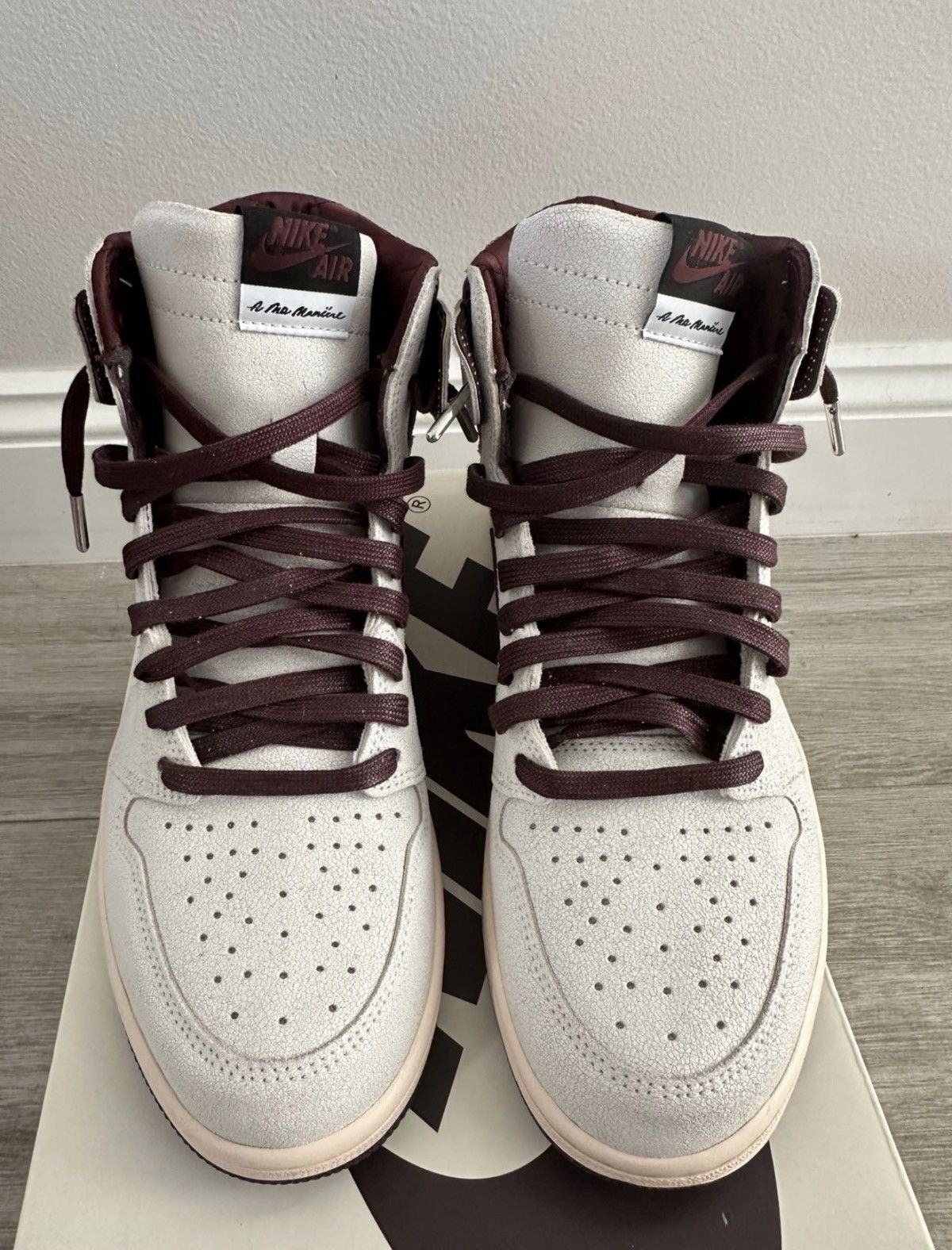 A Ma Maniere × Jordan Brand A Ma Maniere Air Jordan 1 Retro High Sail Burgundy 12 Used Size US 12 / EU 45 - 5 Thumbnail