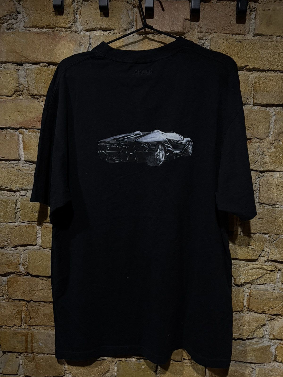 Vetements Vetements lamborghini tshirt Size US L / EU 52-54 / 3 - 3 Thumbnail