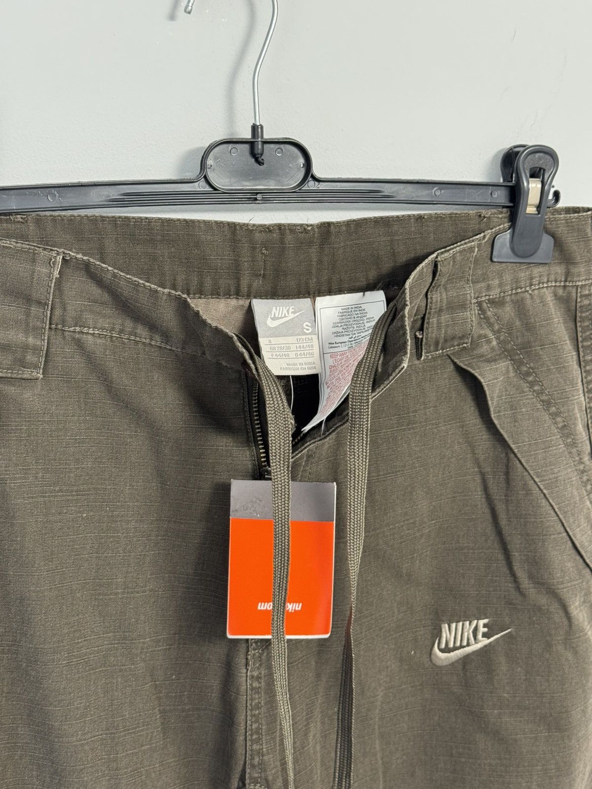 Nike Nike Vintage Y2K style hype 90’s cargo size S Size US 32 / EU 48 - 12 Thumbnail