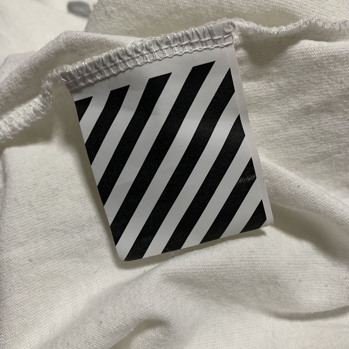 Off-White Off White Small Arrows 3D White Tee Virgil Abloh Size US S / EU 44-46 / 1 - 9 Thumbnail