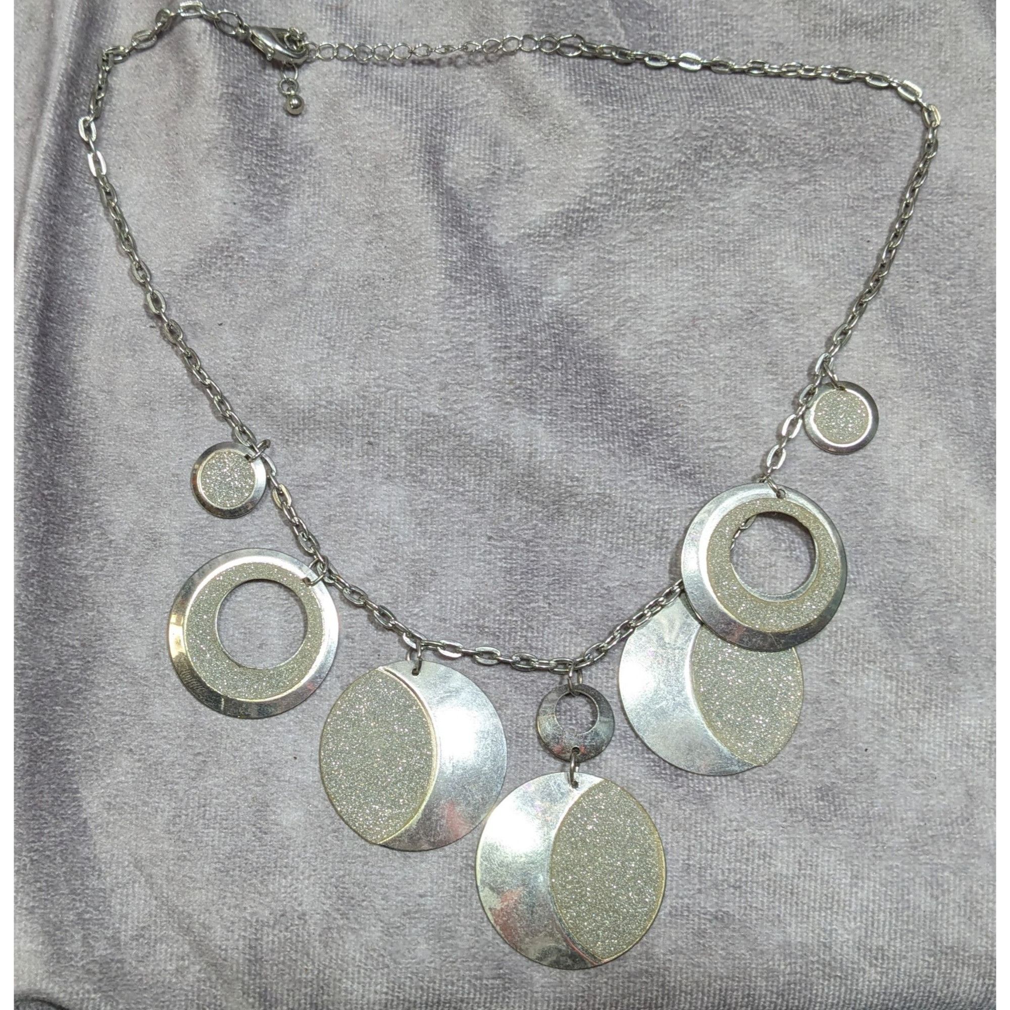 Other Whimsical Glitter Silver Tone Medallion Charm Necklace Size ONE SIZE - 6 Thumbnail