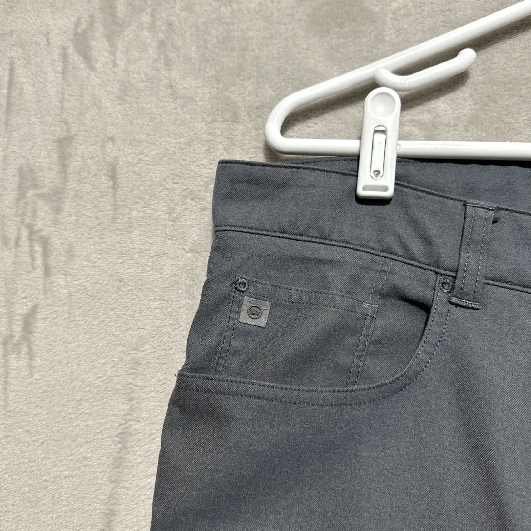 Peter Millar VINTAGE? No. Peter Millar Brentwood Performance Pants Men's 34 Gray Classic Fit Logo Pants Size US 34 / EU 50 - 4 Thumbnail