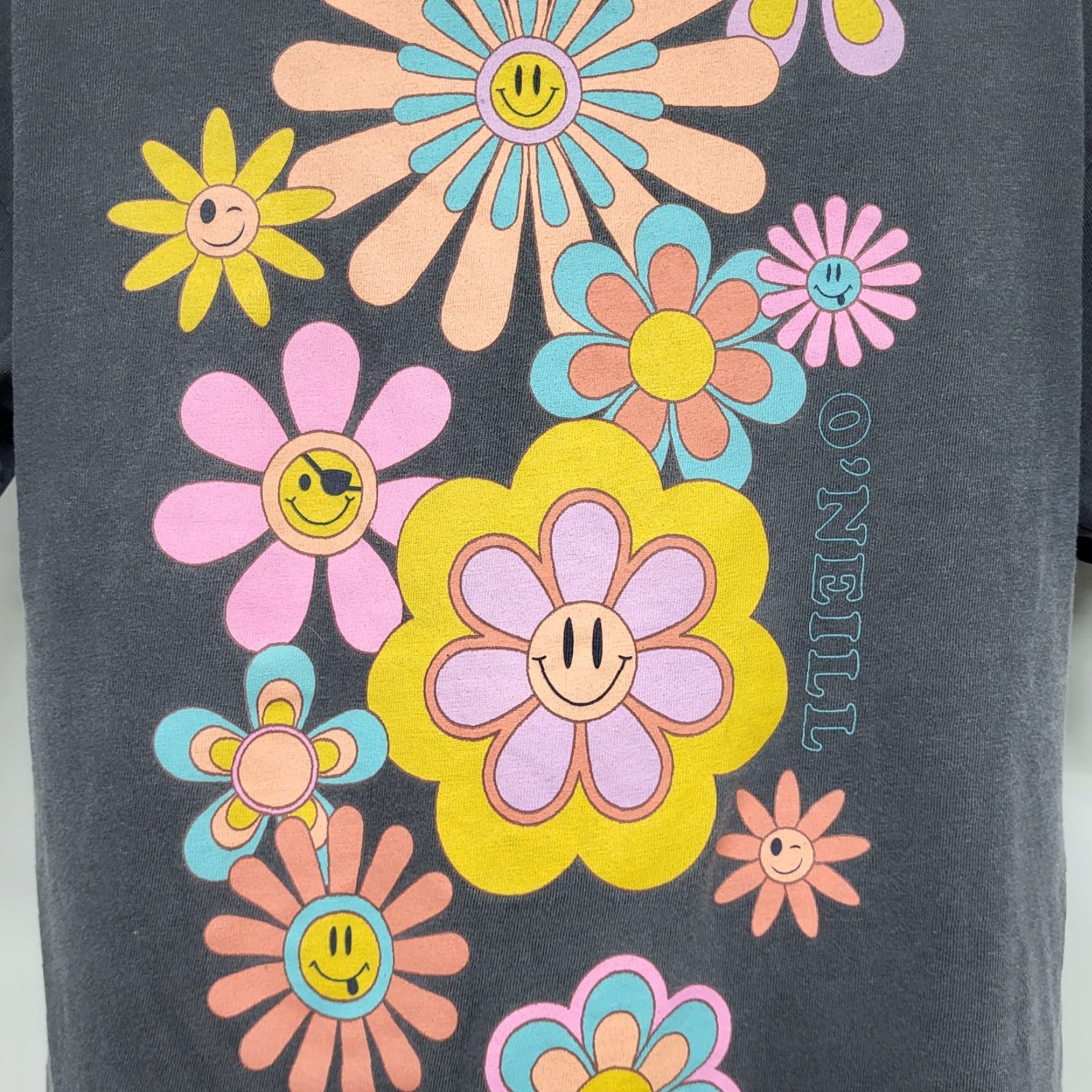 O'Neill O'NEILL T-Shirt Womens Small Graphic Crop Top Emoji Flowers Gray Surfer EUC Shirt Casual Short Sleeve Beach Pattern 90s? No, keep to from original. Size S / US 4 / IT 40 - 7 Thumbnail