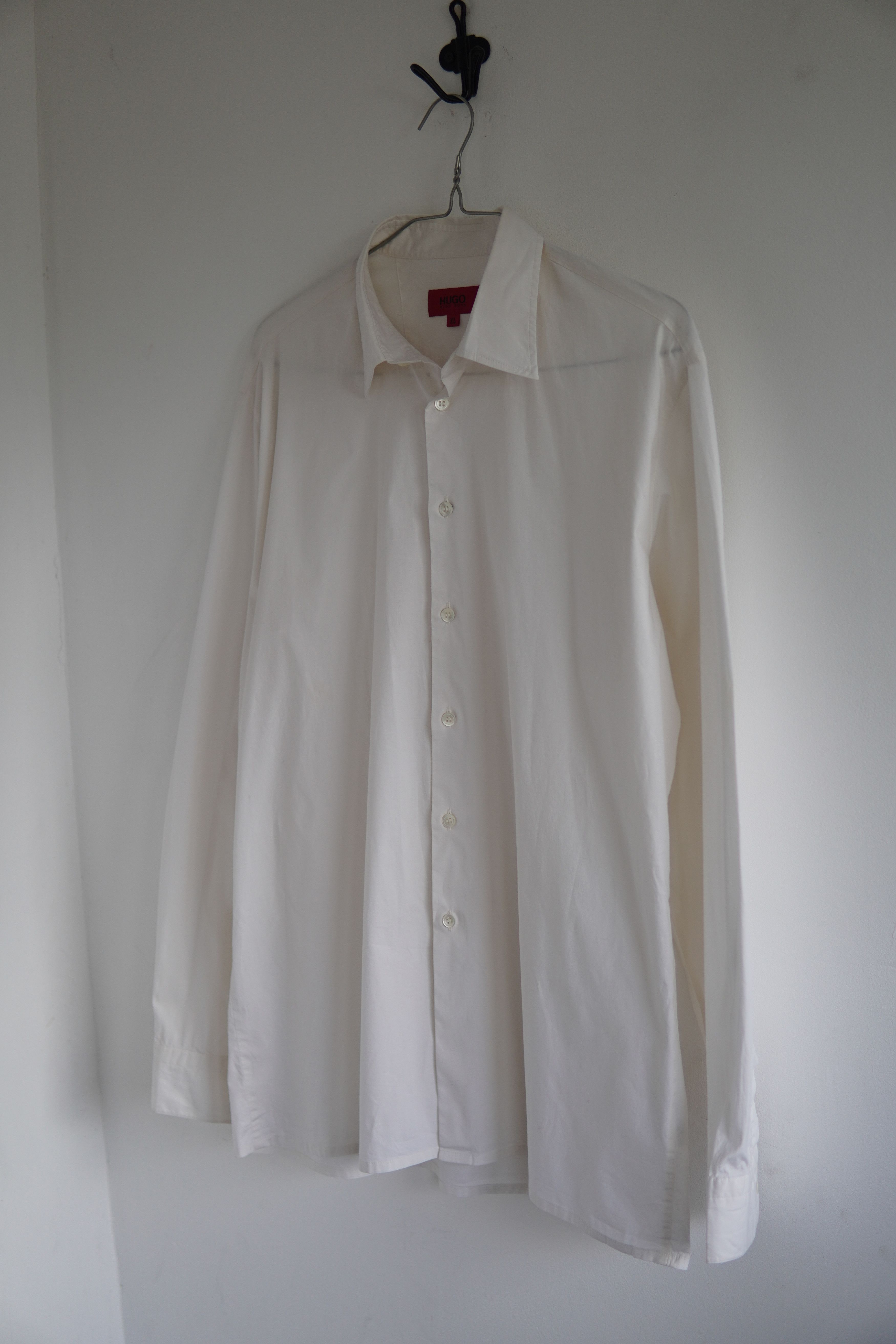 Hugo Boss Hugo Boss Red Tag Dress Button Down Shirt Size US XL / EU 56 / 4 - 2 Thumbnail