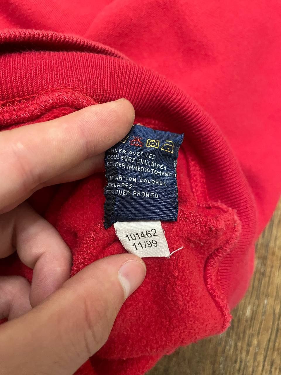 Tommy Hilfiger Tommy Hilfiger Rare Vintage 90s Sweatshirt Red Size US S / EU 44-46 / 1 - 8 Thumbnail