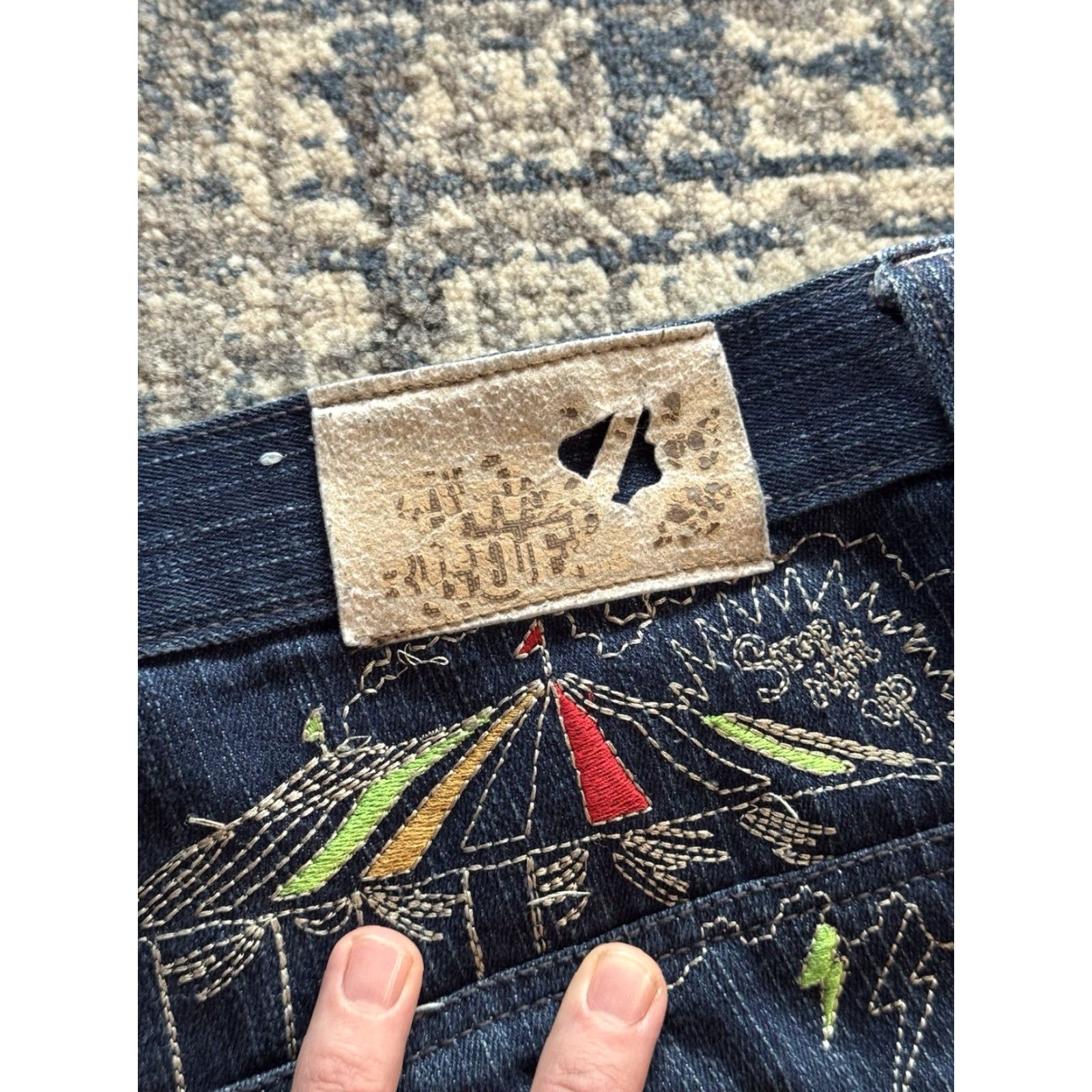 Vintage VINTAGE Raw Blue Embroidered Circus Indigo Blue Baggy Jeans 36 x 32 Streetwear 90s Grunge Hip Hop Size US 36 / EU 52 - 5 Thumbnail