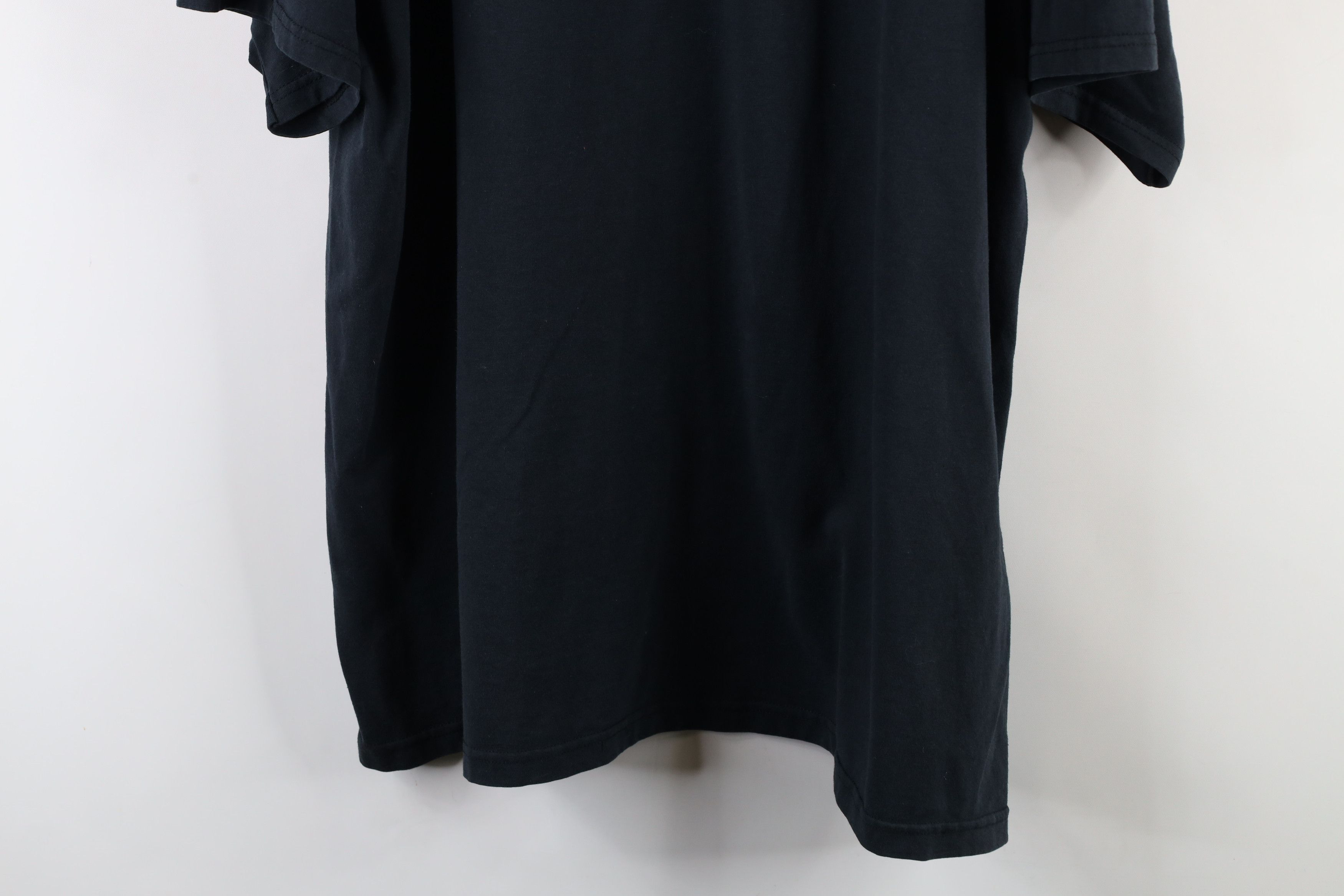 Vintage Vintage Y2K 2004 Curse My Hotel Year Rock Band T-Shirt Black Size US XXL / EU 58 / 5 - 11 Thumbnail