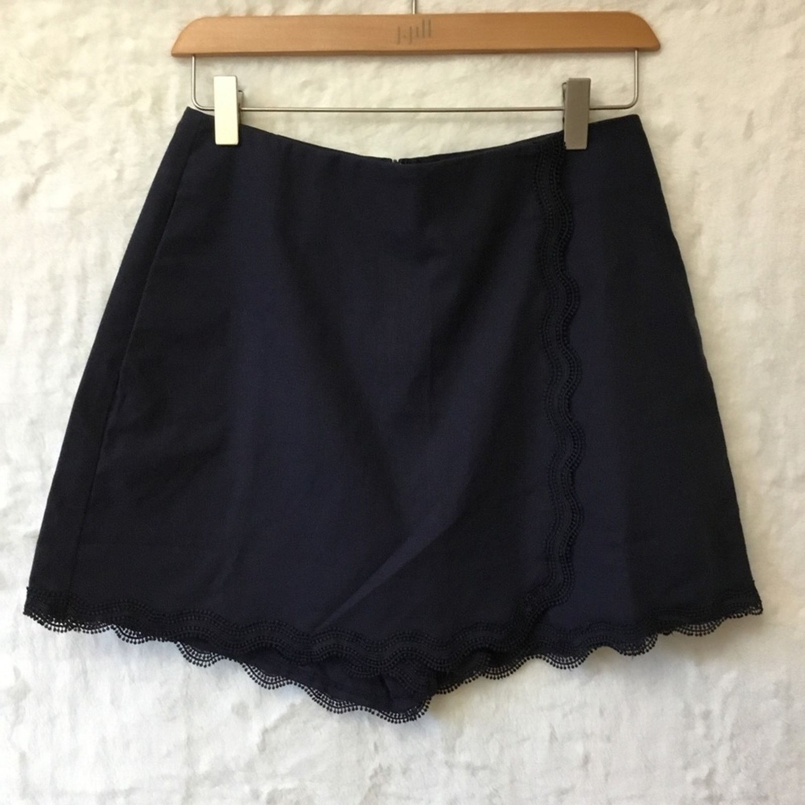 Other Love Bonito Navy Blue Linen Scallop Skorts Size 28" / US 6 / IT 42 - 1 Thumbnail