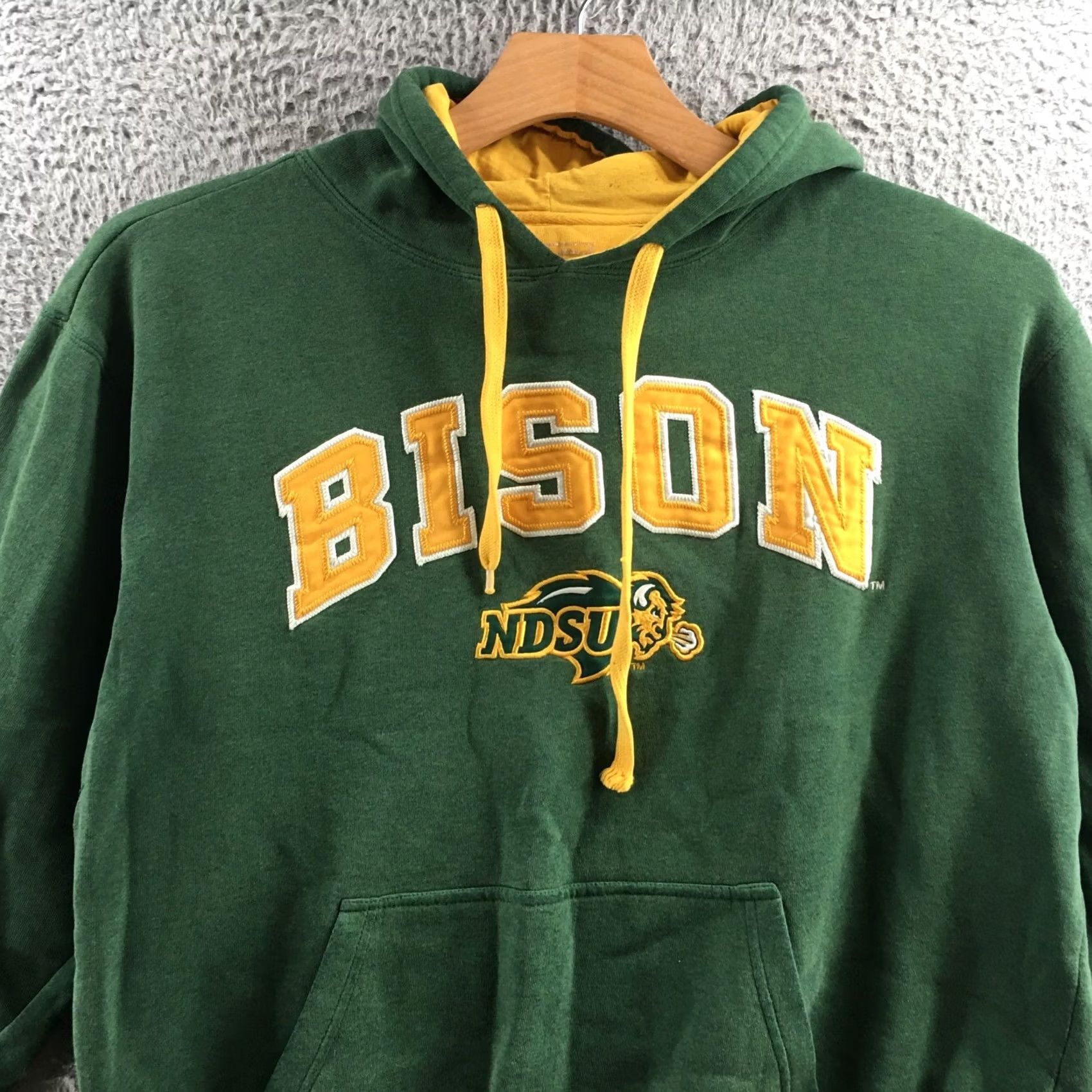 Vintage NDSU Bison Sweatshirt Mens Large Green Yellow Pullover Hooded BISON Applique Size US L / EU 52-54 / 3 - 2 Thumbnail