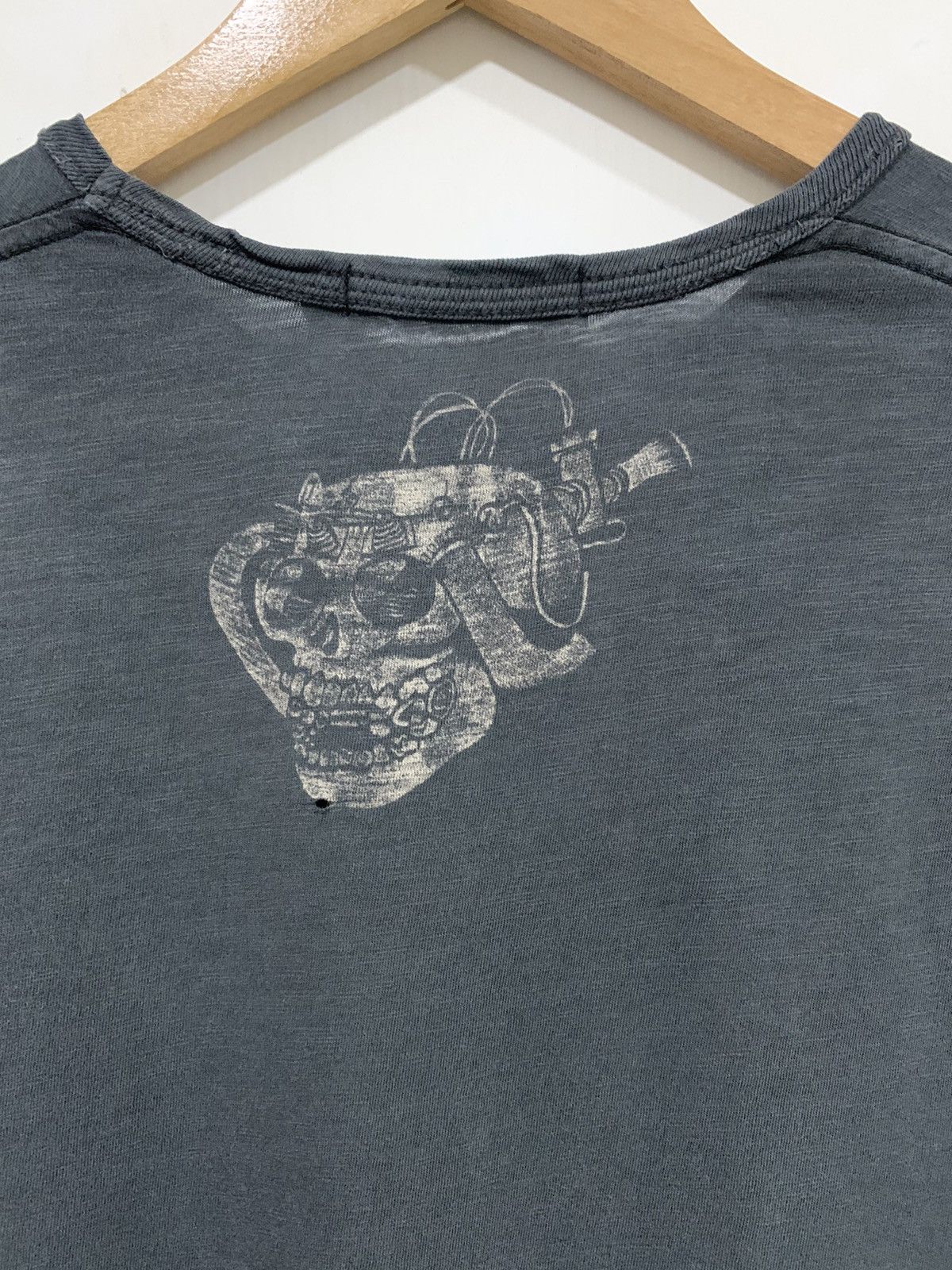 Band Tees Vintage Johnson Motors Distressed Tee Size US S / EU 44-46 / 1 - 10 Thumbnail