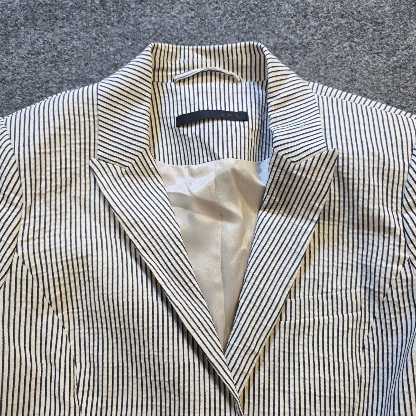 Vintage set Fashion Blazer Women Size 10 White Striped Fitted Textured Quiet Luxury Chic Jacket Button Long Sleeve Blazer Women Mens? Size L / US 10 / IT 46 - 2 Thumbnail