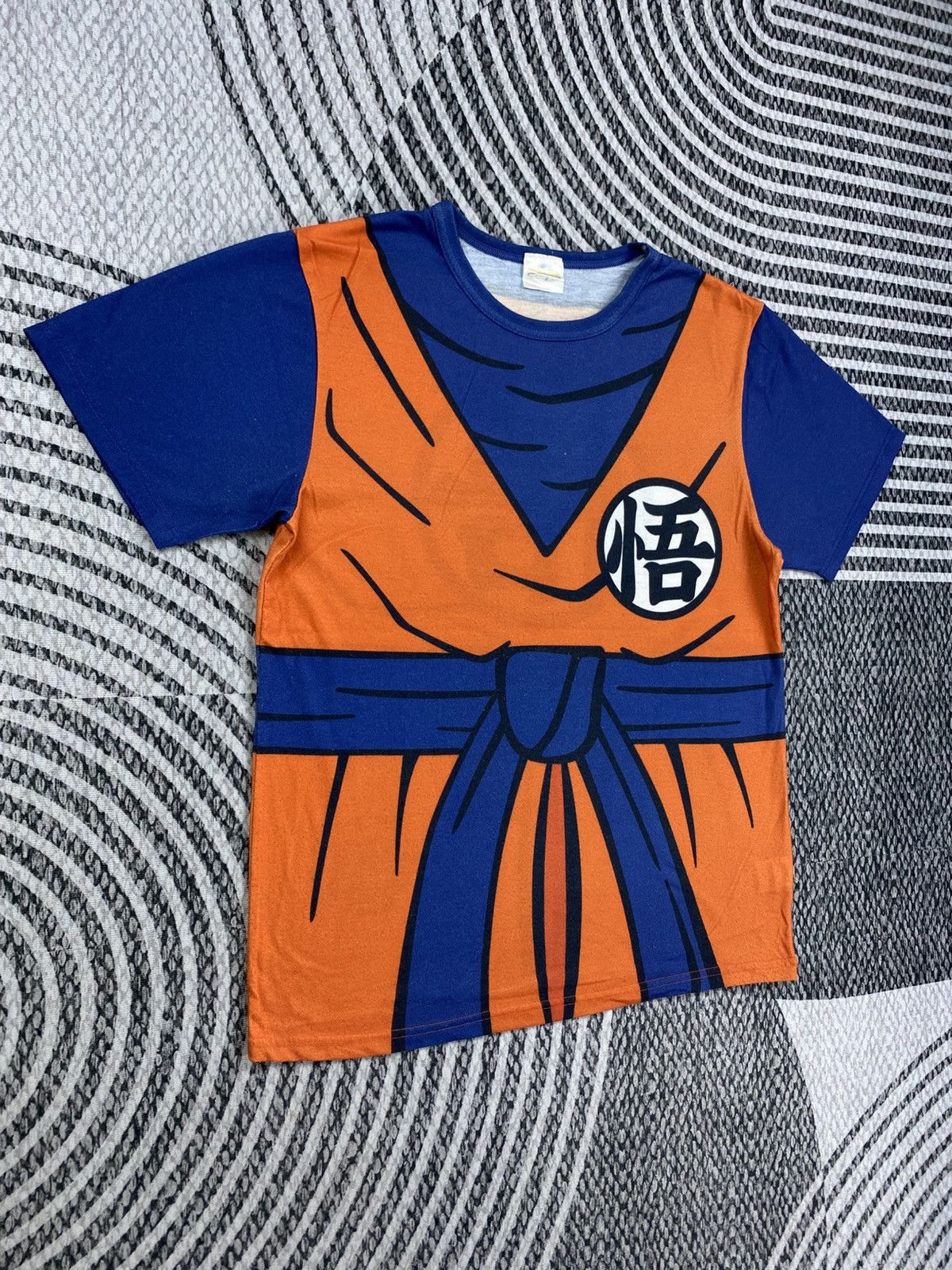 Universal Studios Vintage Universal Studios Son Goku Shortsleeve Shirt Size US M / EU 48-50 / 2 - 3 Thumbnail