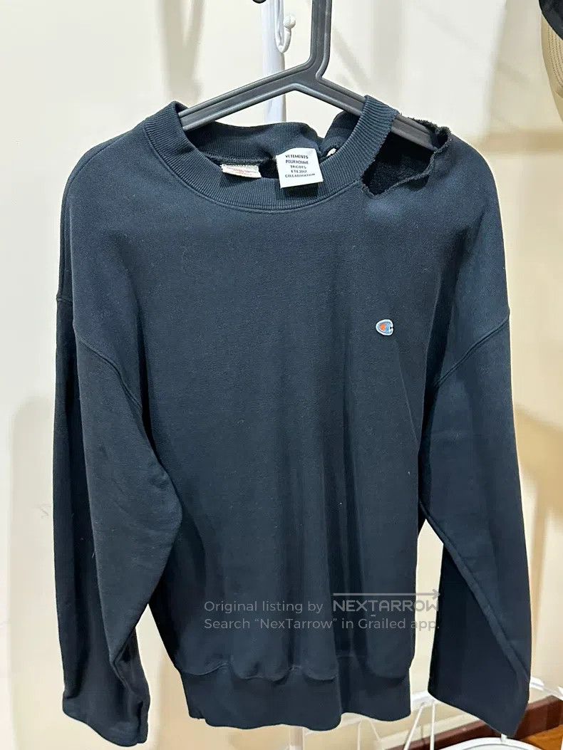 Vetements Vetements Sweatshirt with Off-the-Shoulder Design Size US XS / EU 42 / 0 - 1 Thumbnail