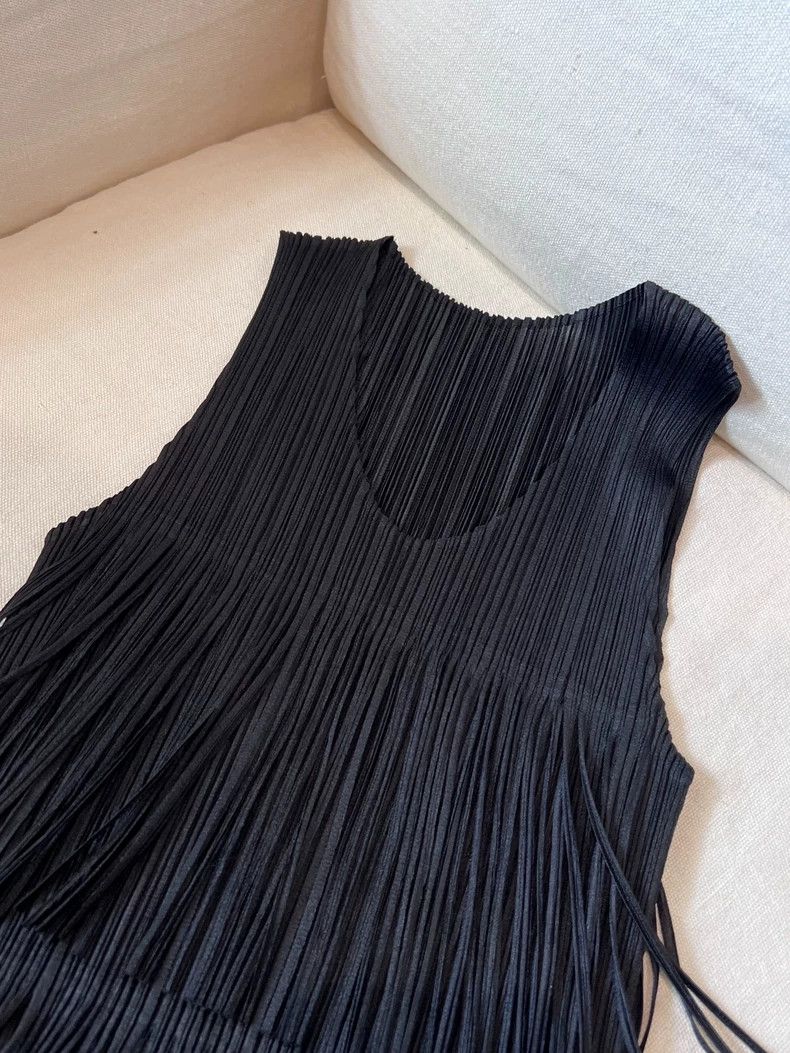 Issey Miyake Issey Miyake size:3 Black fringed vest Size XS / US 0-2 / IT 36-38 - 2 Thumbnail
