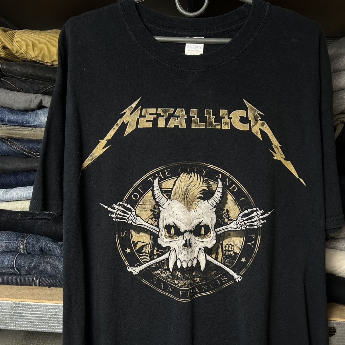 Band Tees Vintage Metallica 2018 Big Graphic Logo Rock Band tee size L Size US L / EU 52-54 / 3 - 2 Thumbnail