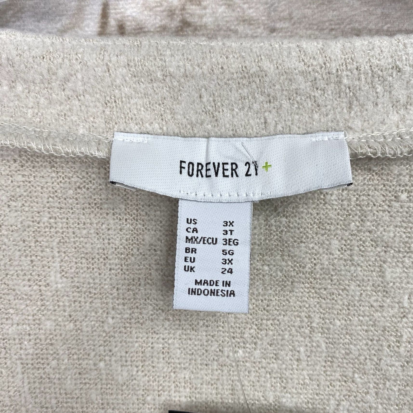 Forever 21 **FOREVER 21 Women's 3X Beige V-Neck Fleece Stretch Cardigan** User: FOREVER 21 Women's 3X Beige V-Neck Fleece Stretch Cardigan Size XXL / US 16-18 / IT 52-54 - 3 Thumbnail