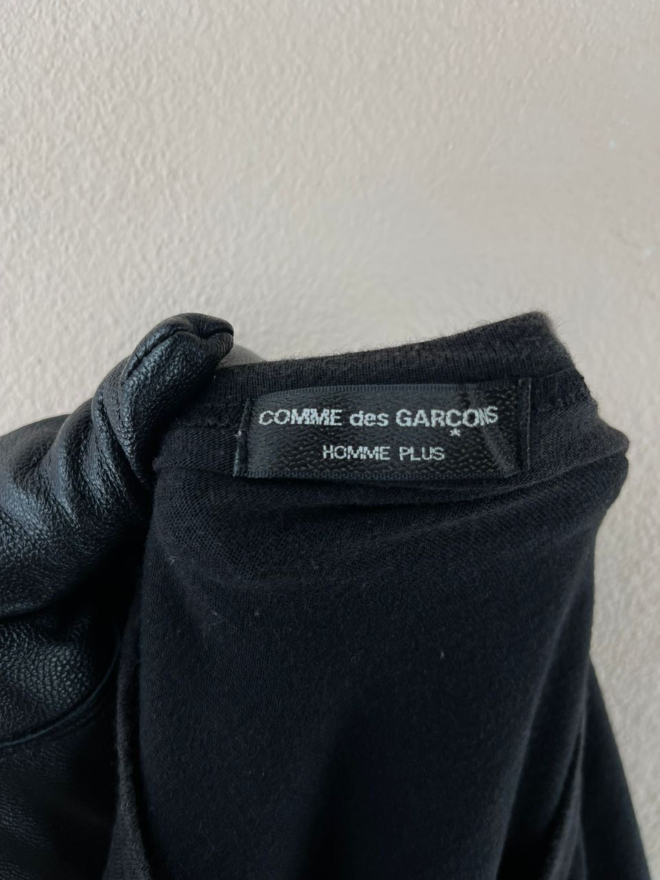 Comme des Garcons × Comme des Garcons Homme Plus × Japanese Brand AD2002 Comme Des Garcons Homme Plus Logo Tee Size US M / EU 48-50 / 2 - 13 Thumbnail
