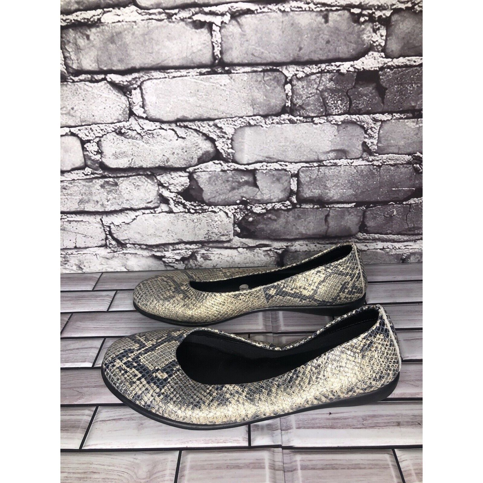 A-Flex The Flexx Gray Python Snake Skin Round Toe Wedge Flats Shoes Size US 8 / IT 38 - 9 Thumbnail