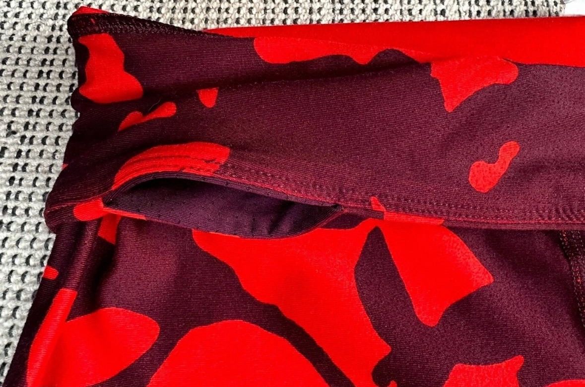 Fabletics FABLETICS mid-rise PowerHold Print Graphic Red Leggings SZ-L Size 34" / US 12 / IT 48 - 6 Thumbnail