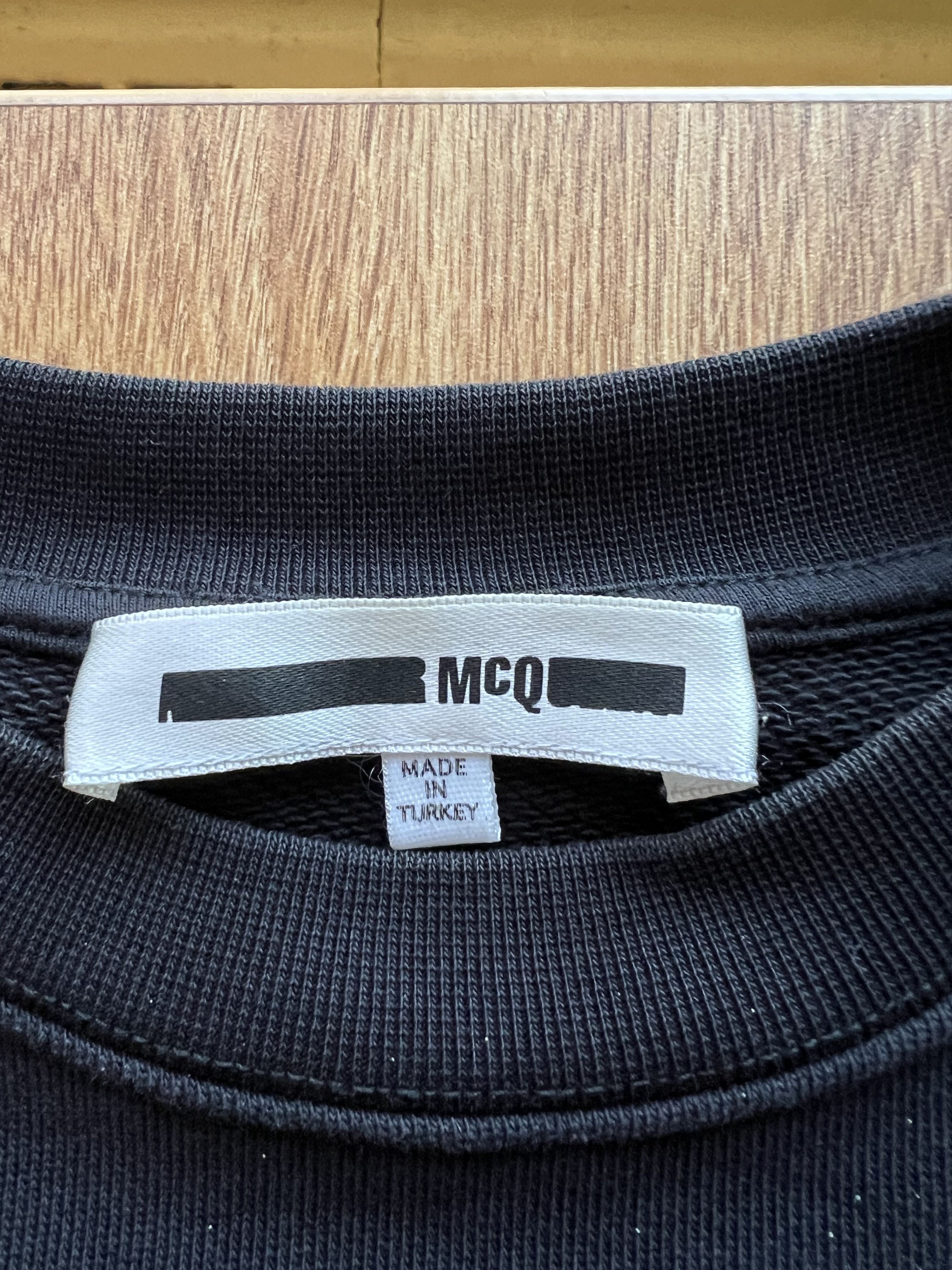 Alexander McQueen MCQ Alexander McQueen Old English Sleeve Logo Crewneck Size US S / EU 44-46 / 1 - 3 Thumbnail