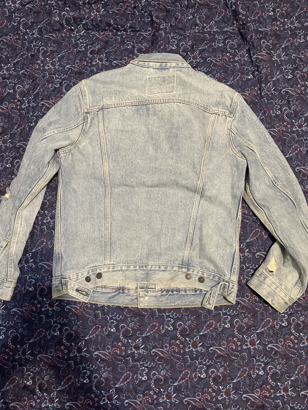 Levi's Levi’s Distressed Washed Denim Jacket Size US L / EU 52-54 / 3 - 3 Thumbnail