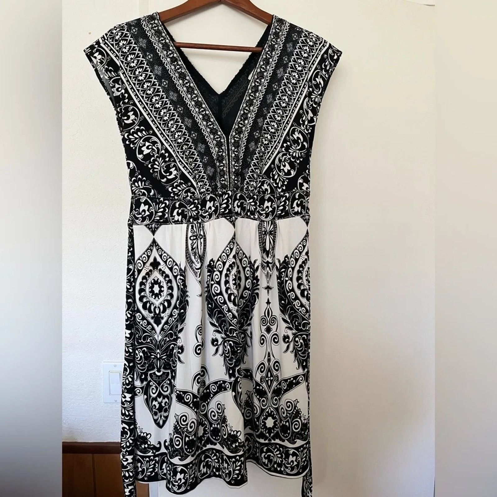 The Unbranded Brand Yvos nylon blend knee length dress, size 6 Size M / US 6-8 / IT 42-44 - 1 Thumbnail