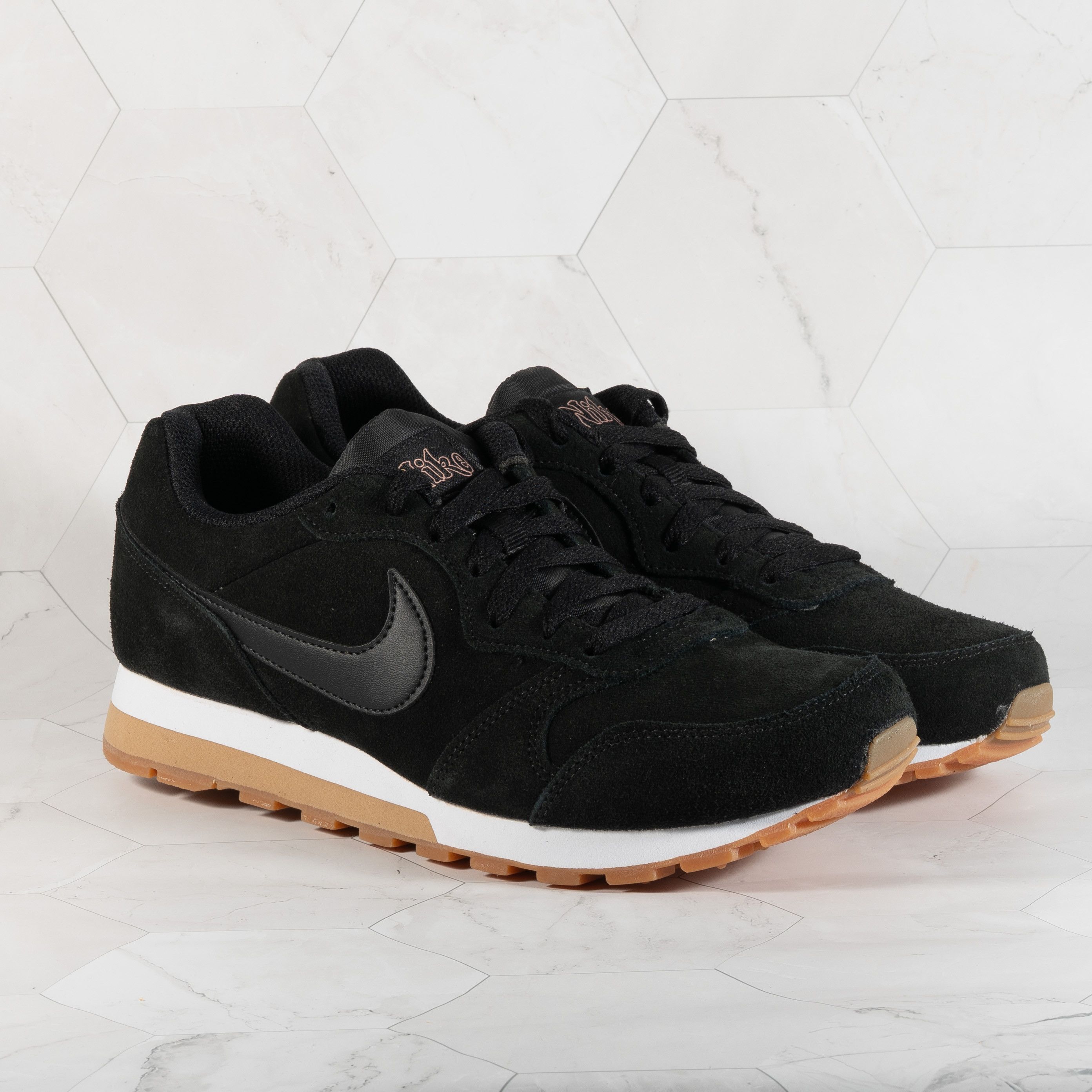 Nike Md Runner SE Sneakers Women Color Black Rose Gold