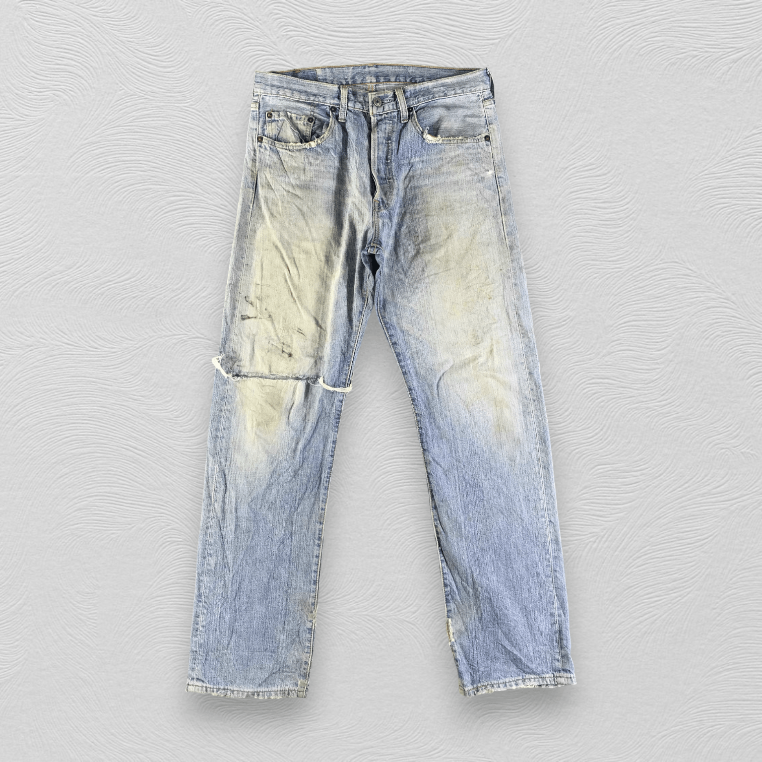 Levi's Vintage Levis 501 Jeans Ripped Denim KJ3110 Size US 32 / EU 48 - 1 Thumbnail