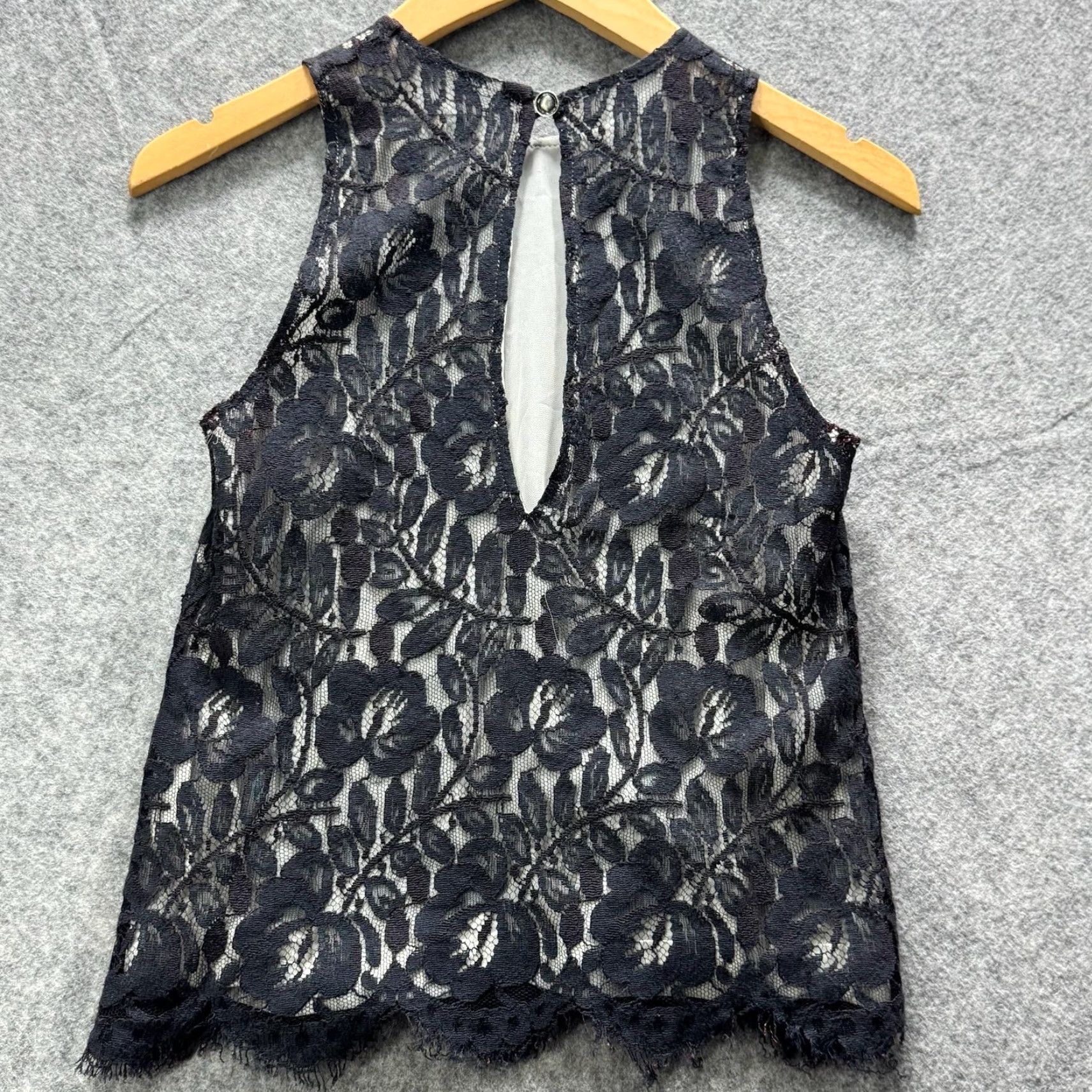 Todd Oldham Todd Oldham Tank Womens Small Black Lace Floral Lined Party Cocktail Crew Neck Sleeveless Scallop Hem Womens Small Black Lace Tank Top Size S / US 4 / IT 40 - 5 Thumbnail