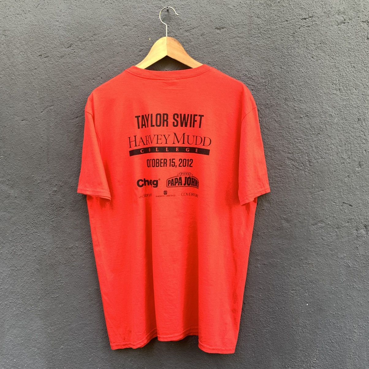 Band Tees Vintage Taylor Swift Red Tour Tee Size US L / EU 52-54 / 3 - 3 Thumbnail