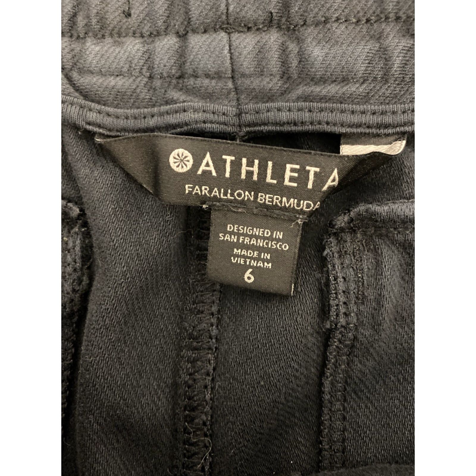 Athleta Athleta Midtown Shorts Women's 8" Inseam Black Size 6 Drawstring Casual Activewear Size 28" / US 6 / IT 42 - 7 Thumbnail