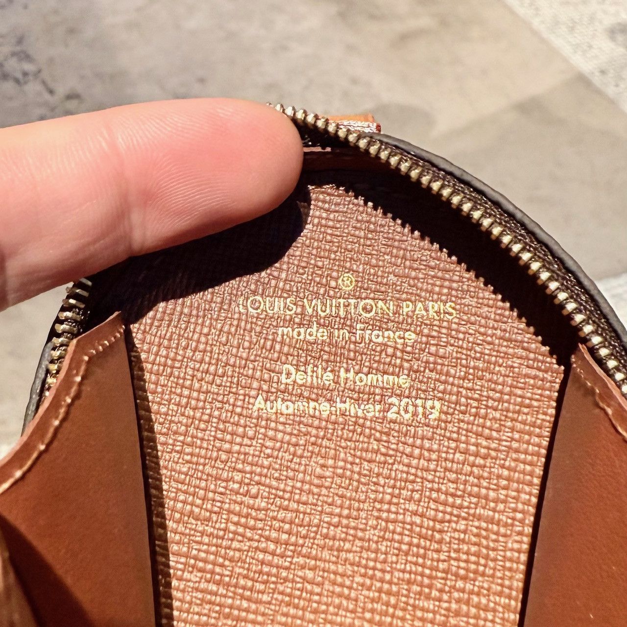 Louis Vuitton Louis Vuitton FW19 Brown Monogram Legacy Coin Pouch Charm Size ONE SIZE - 11 Thumbnail
