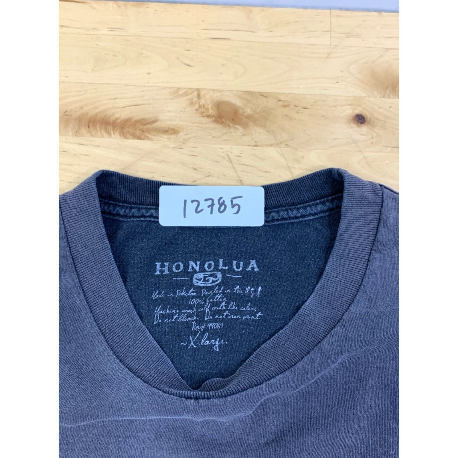 Vintage HONOLUA Hawaii Shirt Men XL Black Faded Distress Surf Logo T-Shirt Size US XL / EU 56 / 4 - 2 Thumbnail